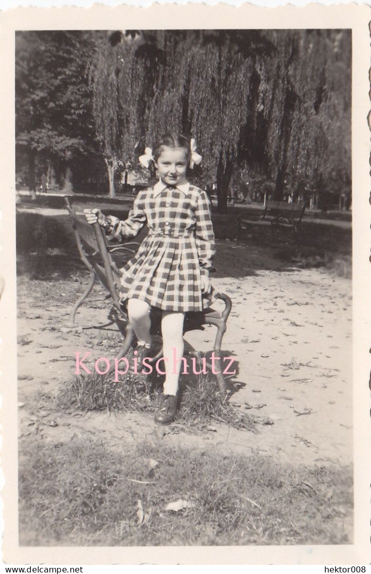 Altes Foto  Vintage Hübsches Junges Mädchen .  (  B8  ) - Anonyme Personen