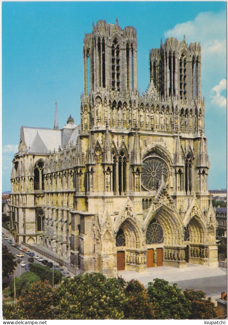 Cathedrale De Reims Facade Ouest Et Coté Nord - Reims