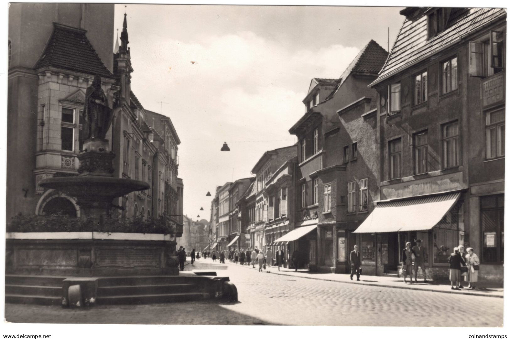 Postkarte Güstrow Post/Bowinbrunnen/Pferdemarkt, S/w, 1965, Ungelaufen, I-II - Güstrow