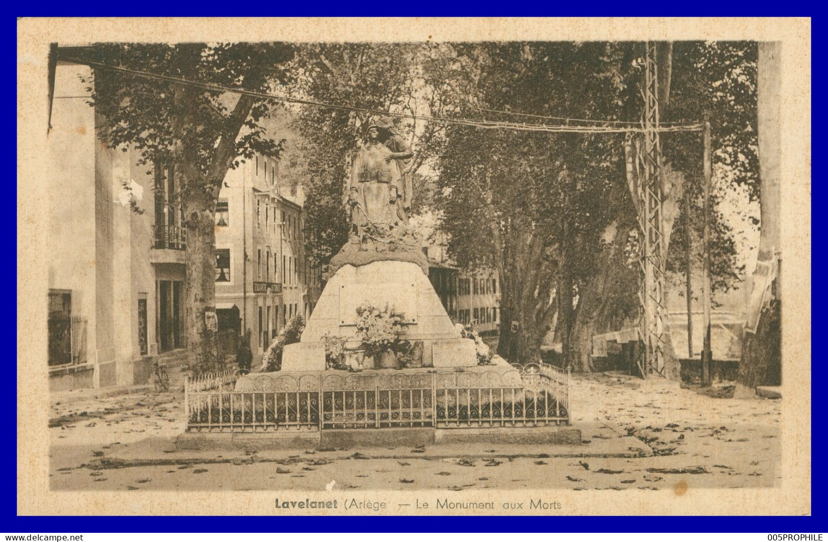 * LAVELANET - Monument Aux Morts - Edit. Marcel PENDARIES - Lavelanet