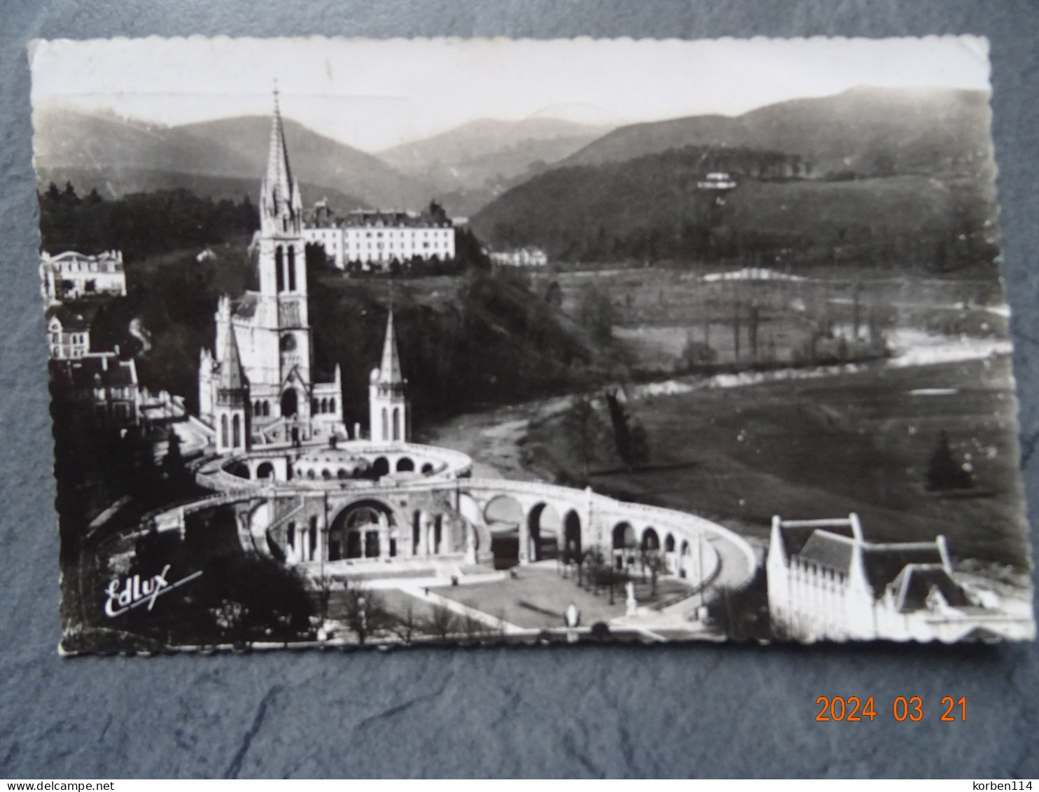 LA BASILIQUE - Lourdes