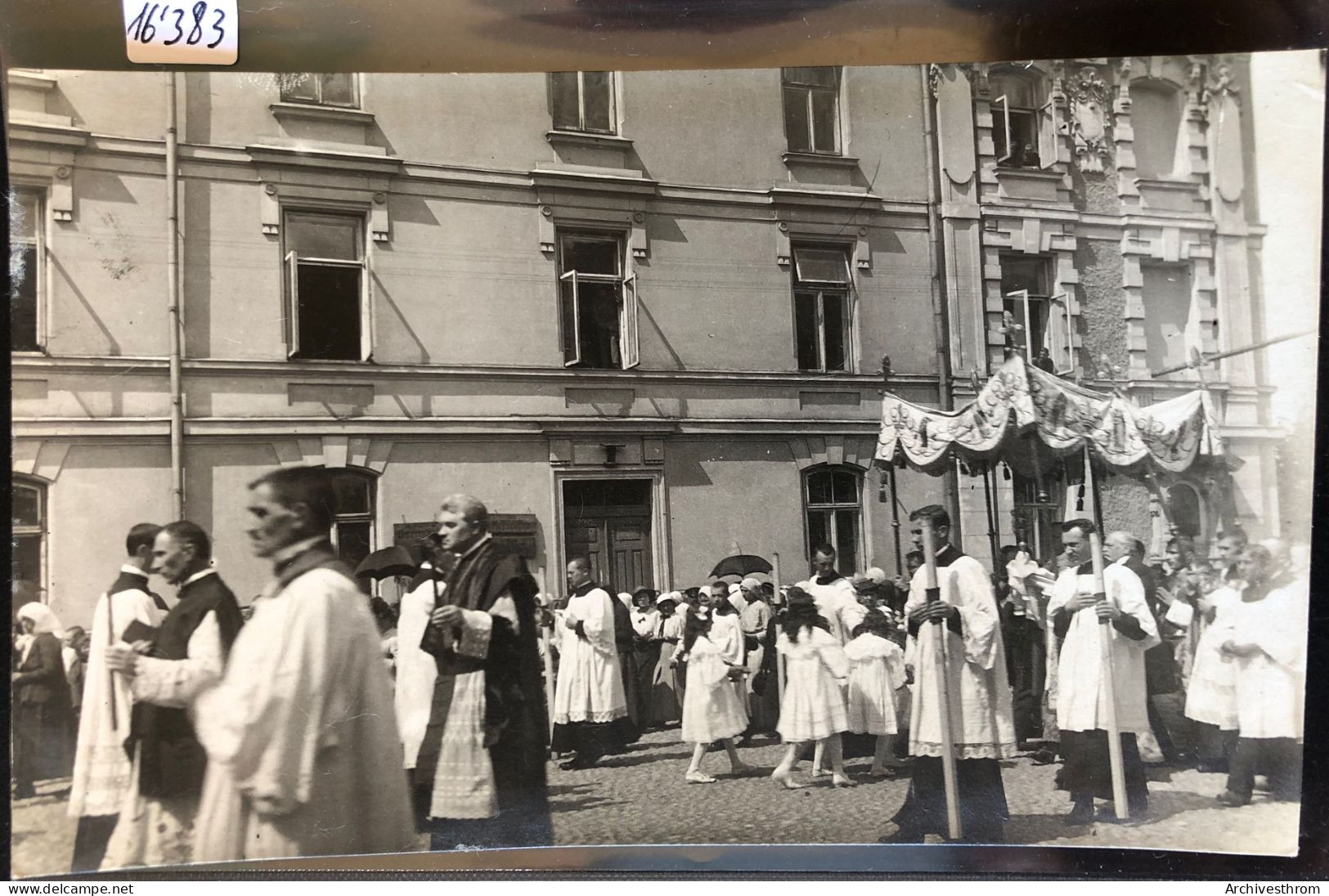 Wilno - Vilnius : 1917 Prêtres Et Procession Au Pied De Grands Immeubles - Jeunes Filles En Blanc (16'383) - Lithuania