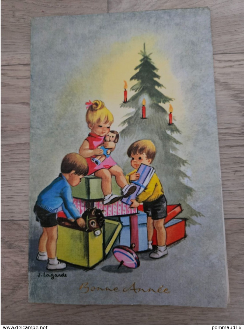 CPSM Bonne Année : Enfants Ouvrant Leurs Cadeaux De Noël - Découpi - New Year