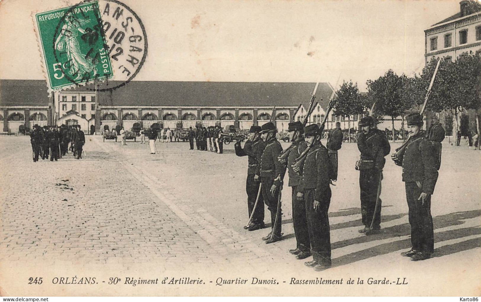 Orléans * Le 30ème Régiment D'artillerie * Le Quartier Dunois * Rassemblement De La Garde * Militaria - Orleans