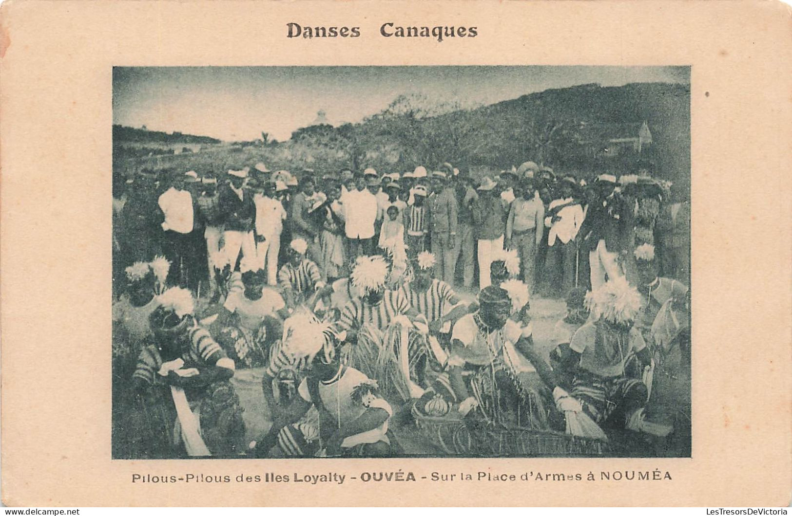 NOUVELLE CALÉDONIE - Ouvéa - Place D'armes à Nouméa - Danses Canaques - Carte Postale Ancienne - Nuova Caledonia