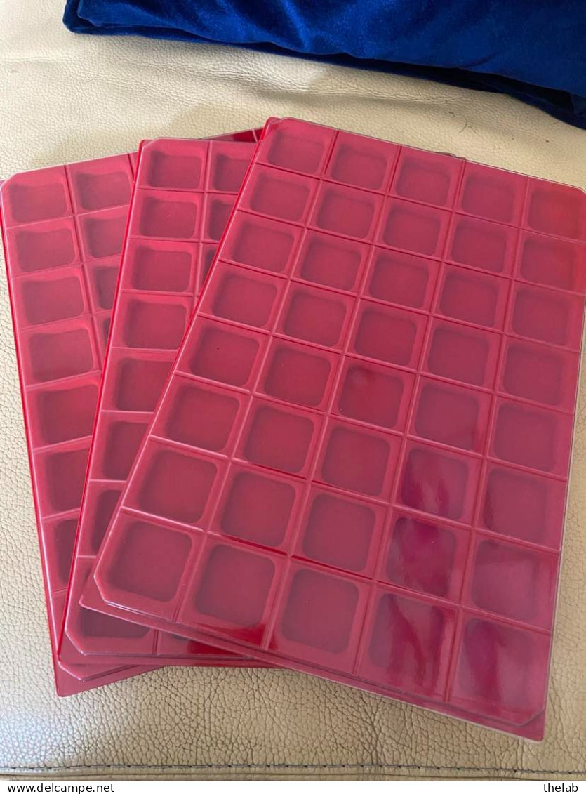 Lot De 10 Plateaux Velours Rouge Avec Couvercle Transparent - Autres & Non Classés