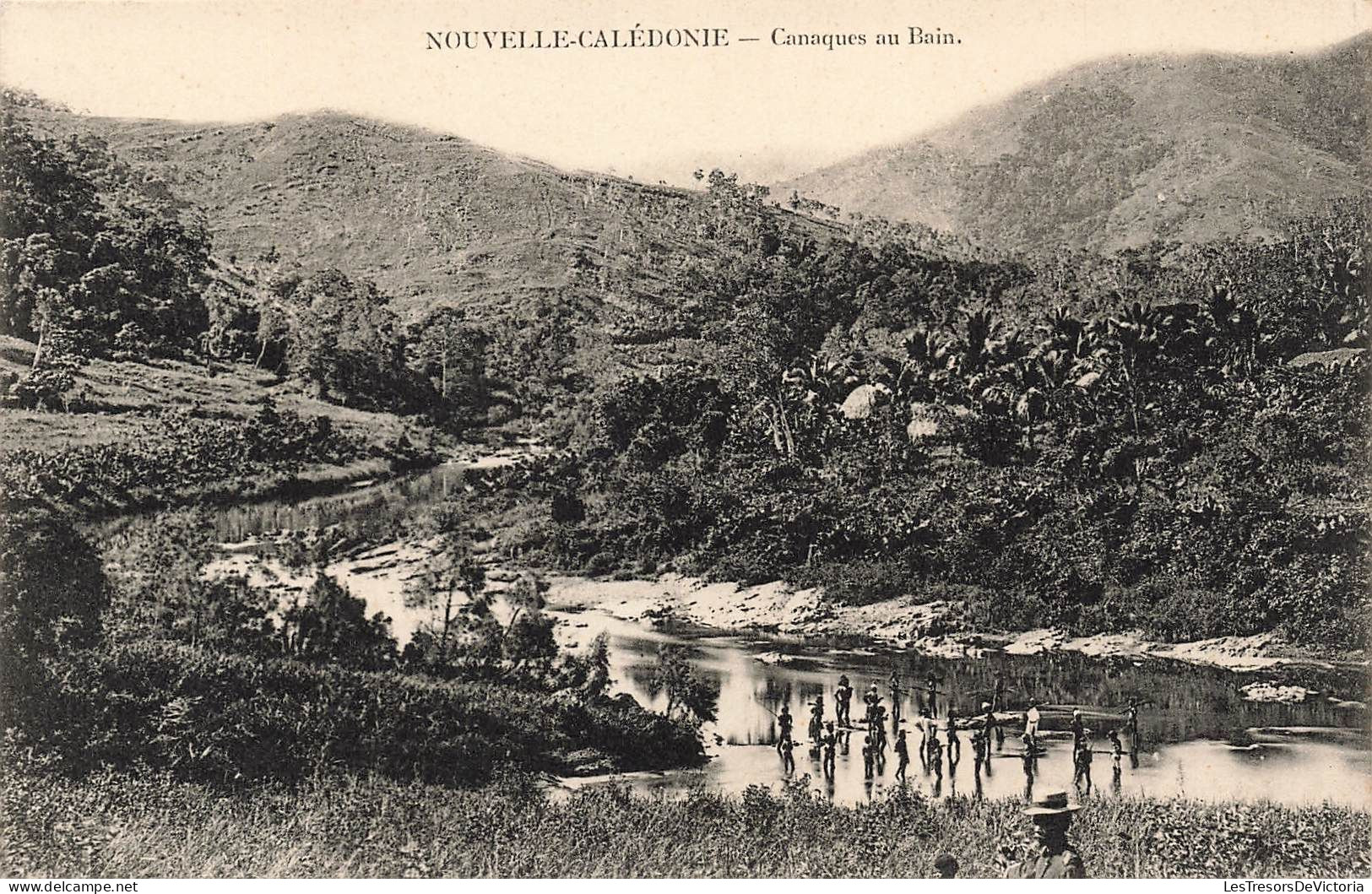 NOUVELLE CALÉDONIE - Canaques Au Bain - Animé - Carte Postale Ancienne - Nieuw-Caledonië