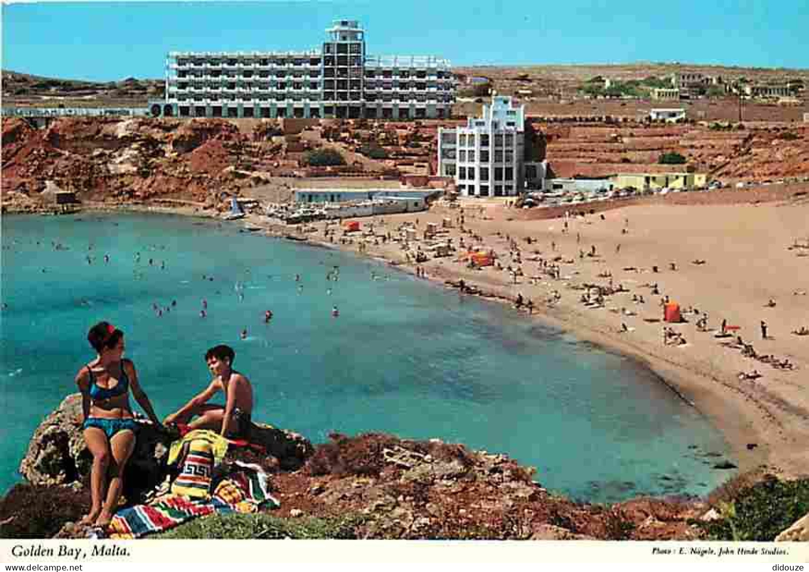 Malte - Golden Bay - Femme - Enfant - CPM - Voir Scans Recto-Verso - Malta