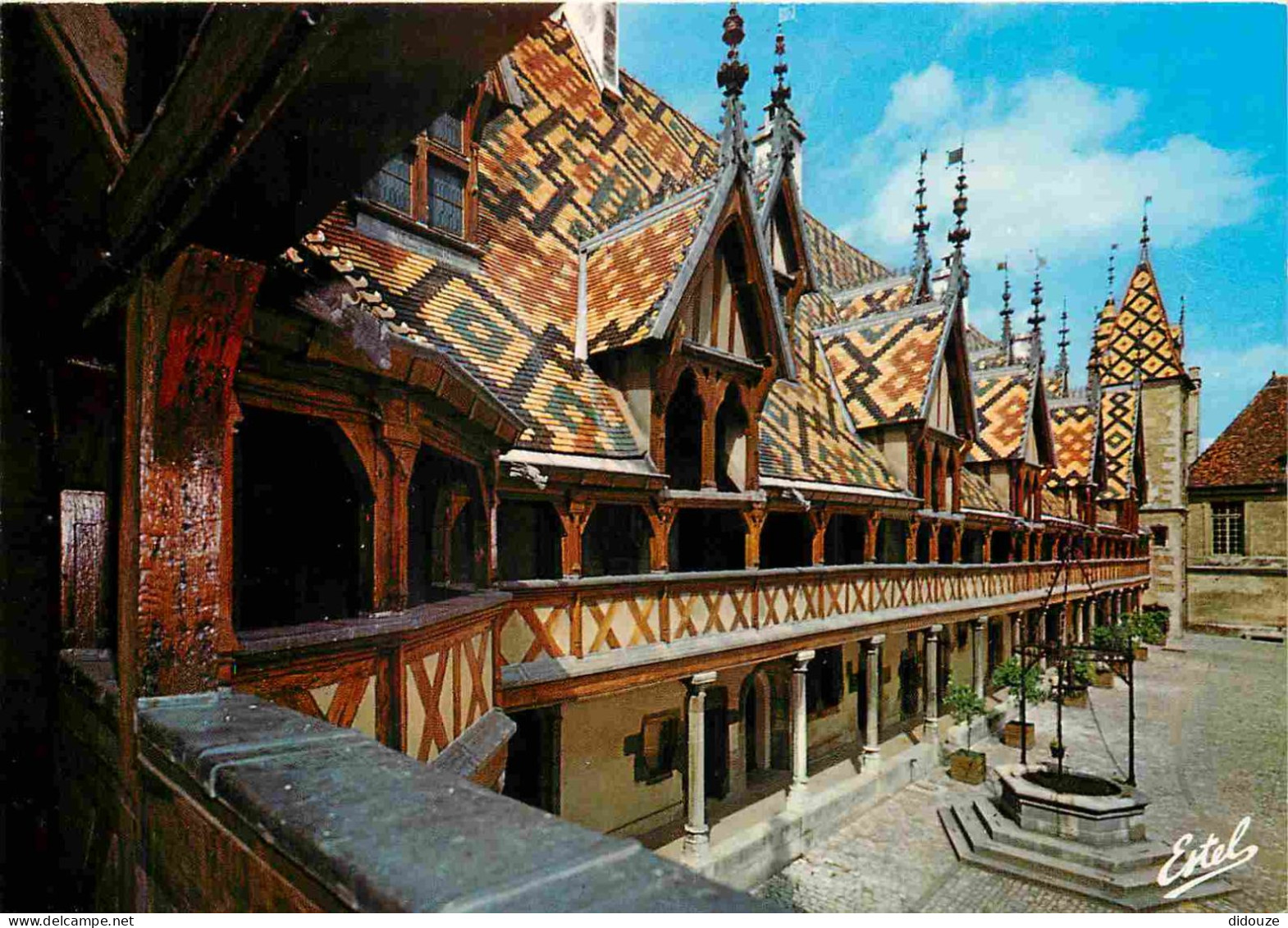 21 - Beaune - Hotel Dieu - La Cour D'honneur - CPM - Voir Scans Recto-Verso - Beaune