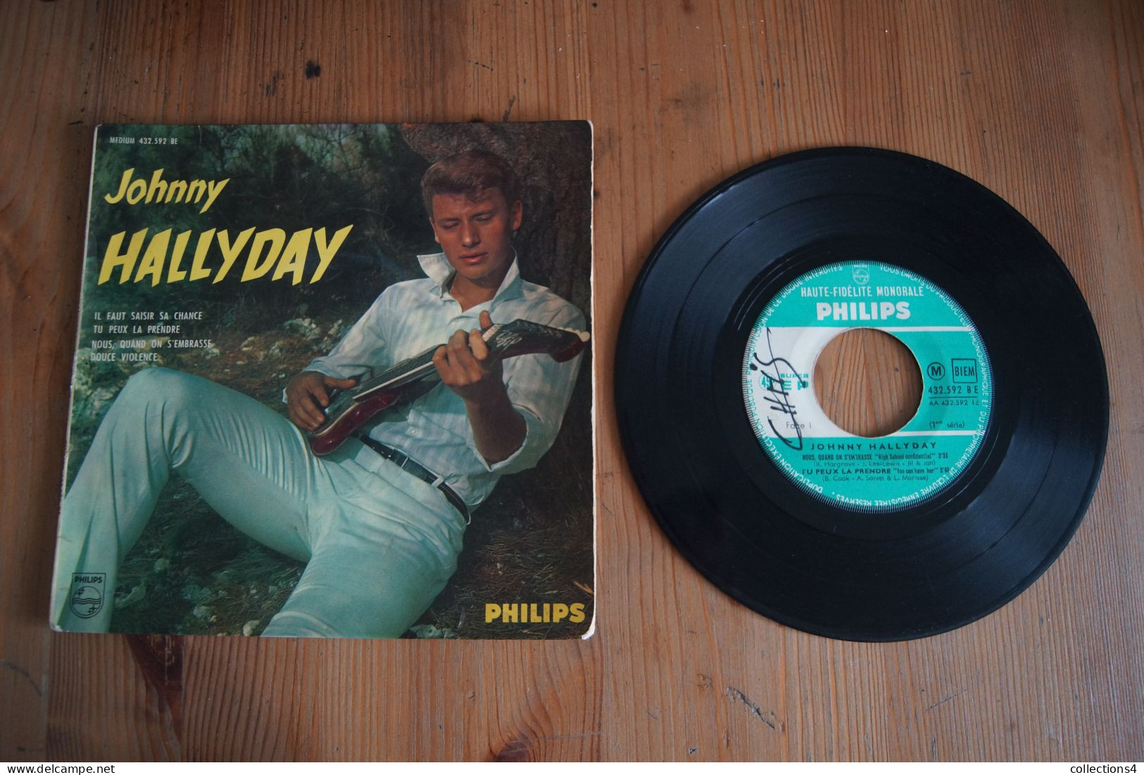 JOHNNY HALLYDAY DOUCE VIOLENCE EP 1961 VARIANTE  NOUS QUAND ON S EMBRASSE LANGUETTE - 45 T - Maxi-Single