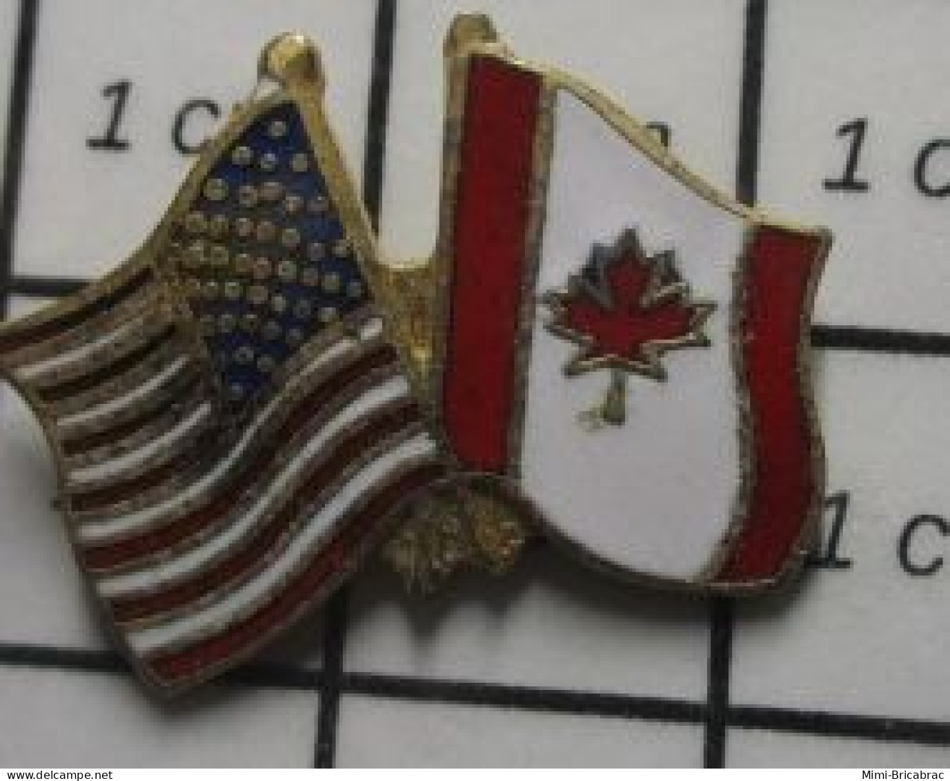 511B Pin's Pins / Beau Et Rare / AUTRES / DRAPEAUX USA ET CANADA CROISES - Other & Unclassified