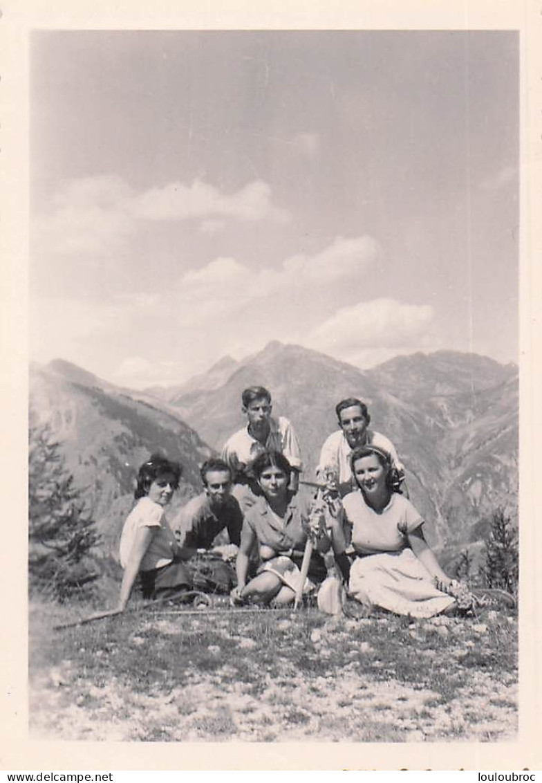 ALPES LE MONT CHAJOL 1952 ALPINISME  PHOTO ORIGINALE   9 X 6 CM - Orte