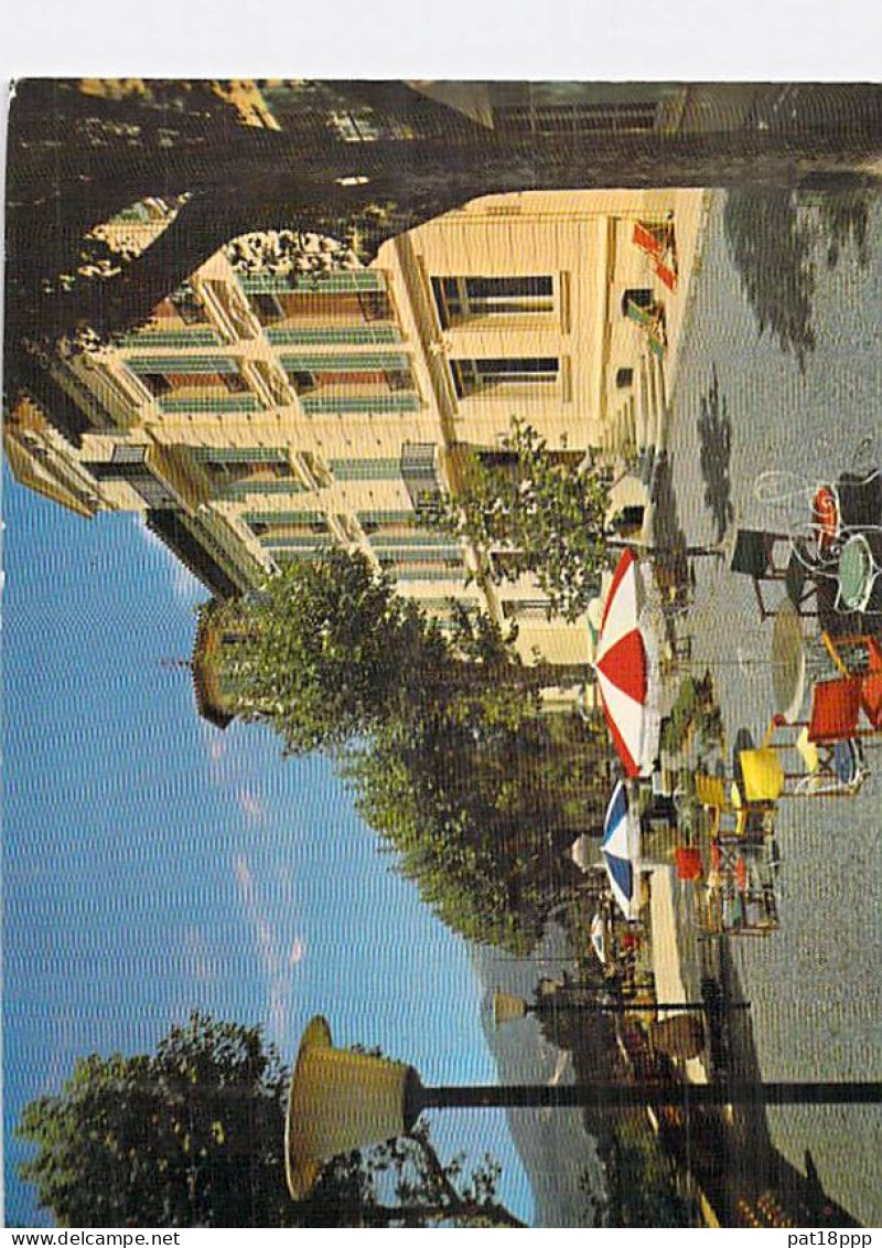 FRANCE - Lot de 50 CPSM-CPM : VILLAGES / RESIDENCES de VACANCES (dont 18 CPSM dentelées PF-GF) 0.10 € / carte