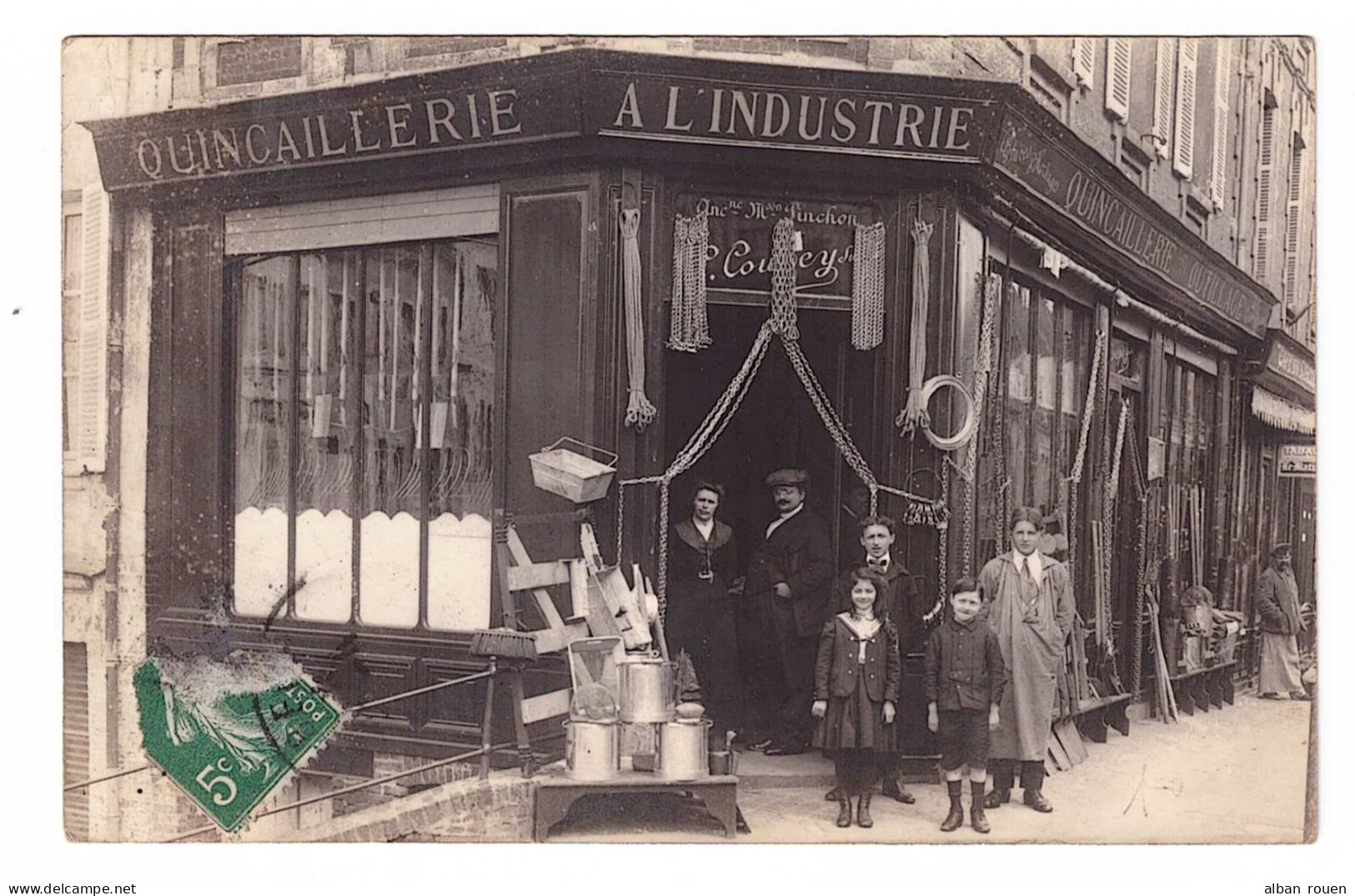 CPP 346 - CARTE PHOTO - BOLBEC - Quincaillerie "A L'Industrie" - Coupey - Rue De La République - Bolbec