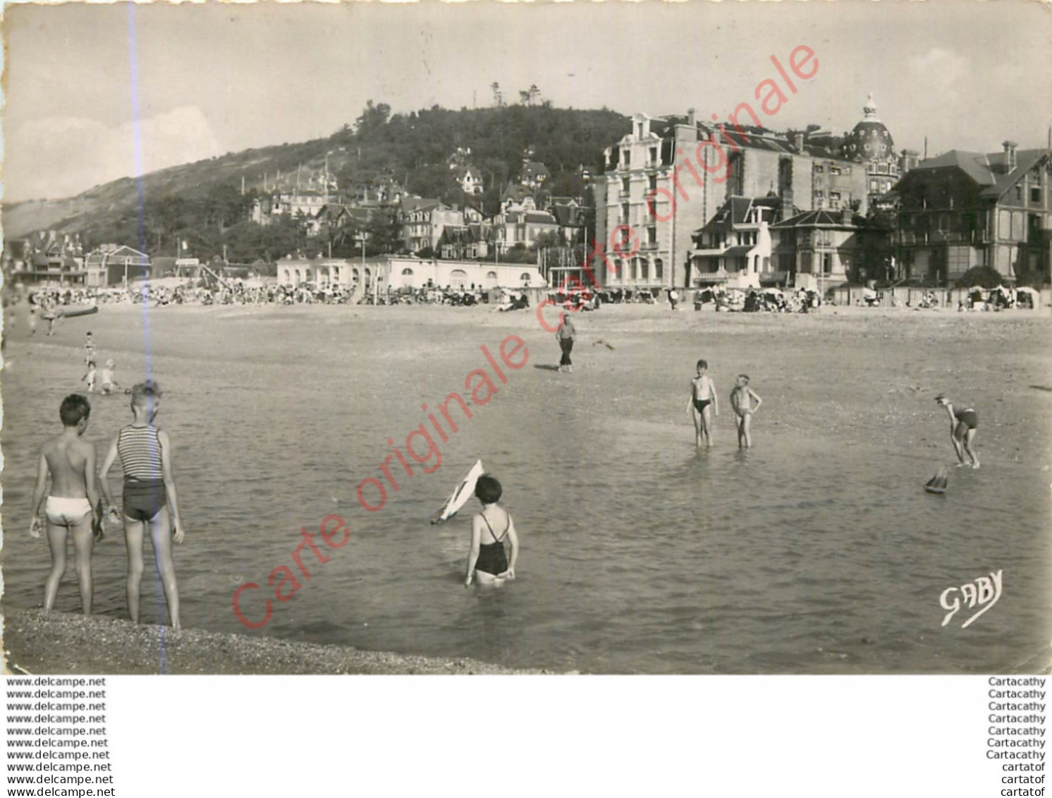 14.  HOULGATE .  La Plage Et Le Casino . - Houlgate