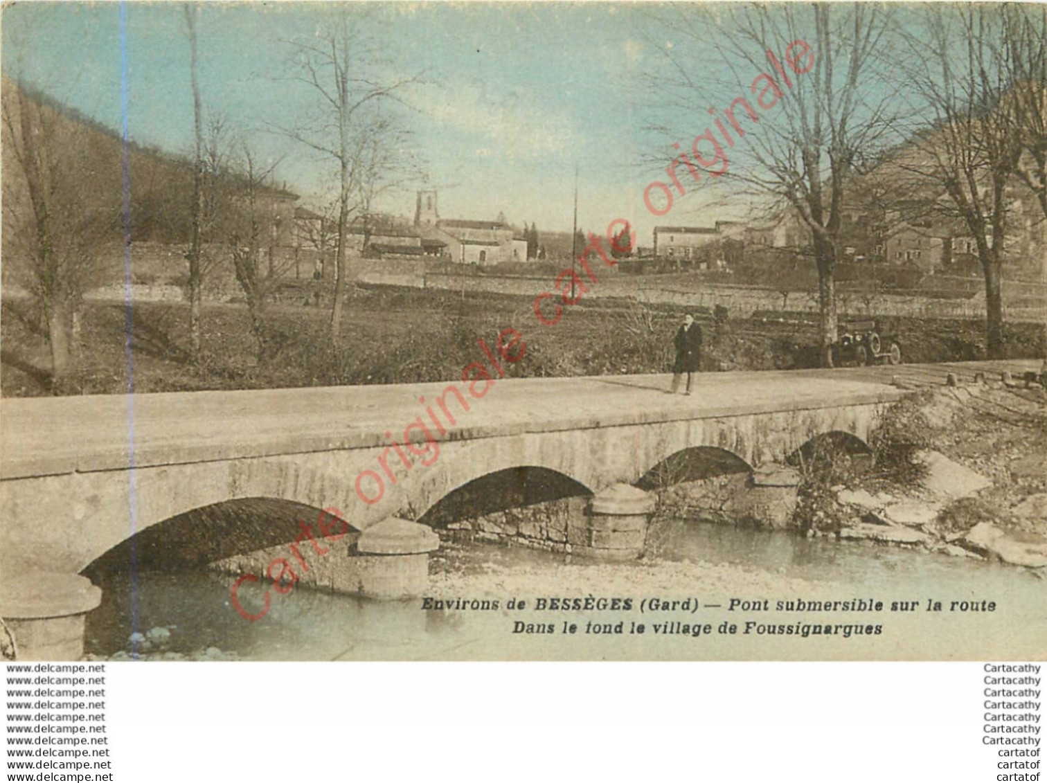 30.  BESSEGES .  Pont Submersible Sur La Route . Dans Le Fond FOUSSIGNARGUES . - Bessèges