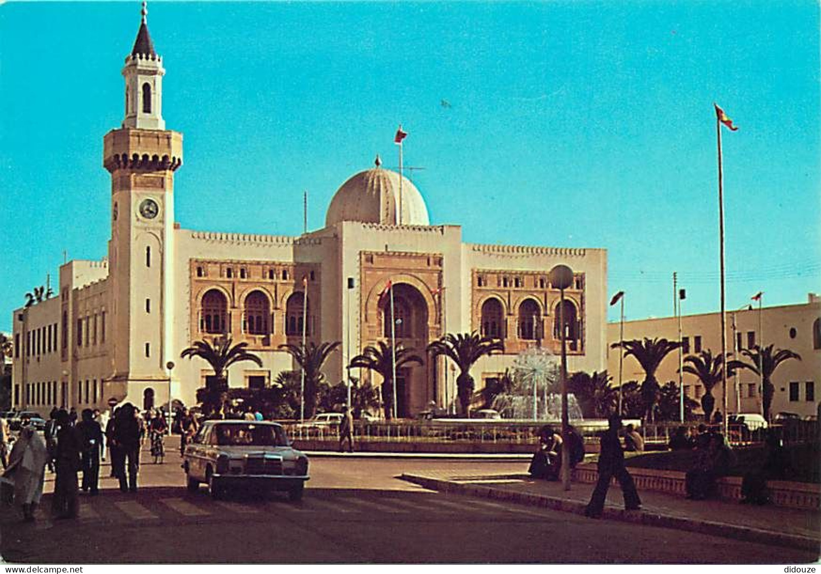 Automobiles - Tunisie - Sfax - CPM - Carte Neuve - Voir Scans Recto-Verso - Voitures De Tourisme