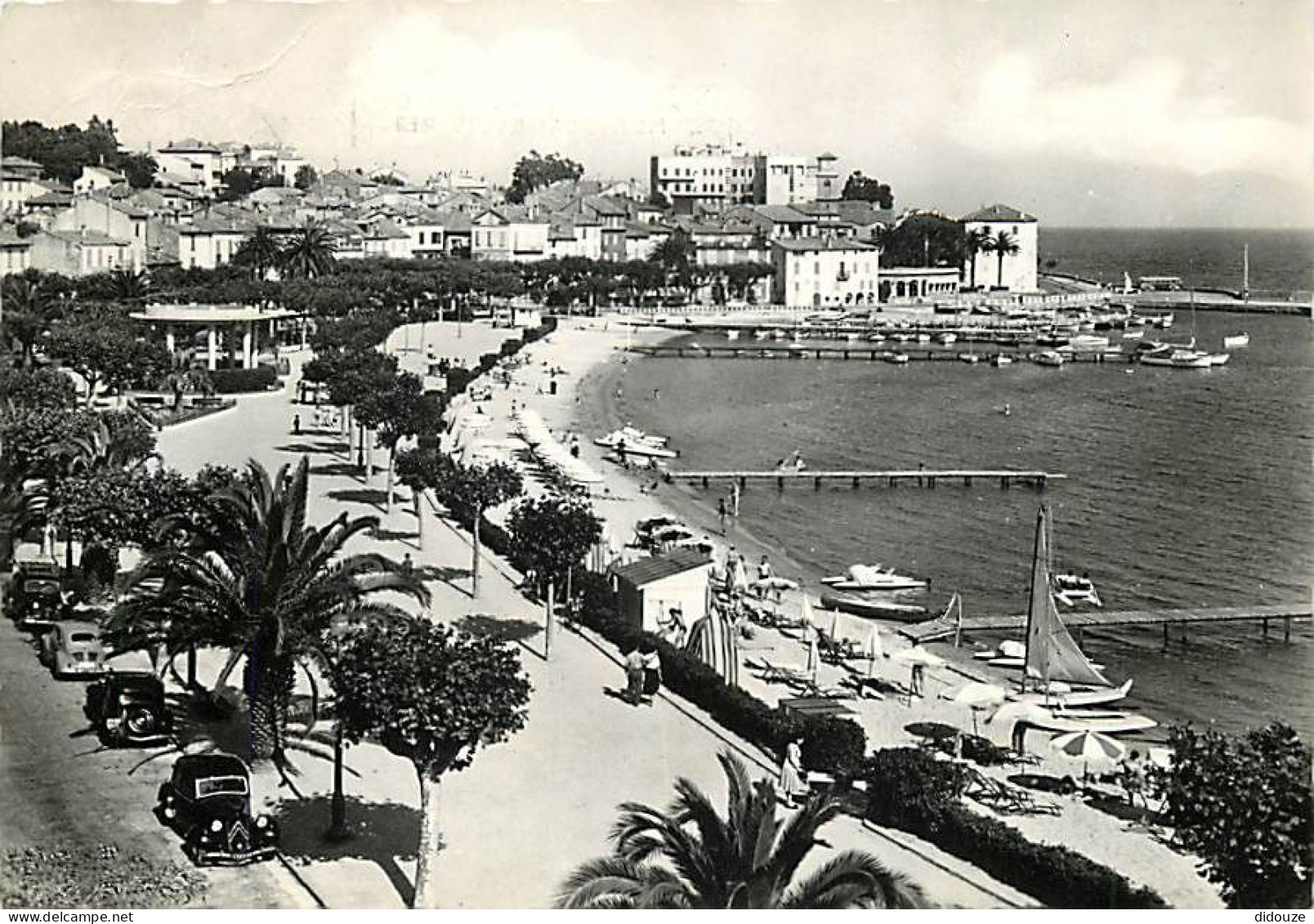 Automobiles - Sainte Maxime Sur Mer - Vue D'ensemble - CPSM Grand Format - Voir Scans Recto-Verso - Turismo