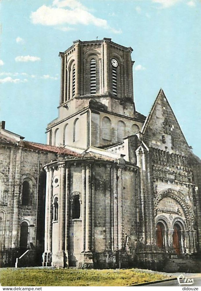 85 - Vouvant - L'Eglise Romane - Le Portail - Carte Neuve - CPM - Voir Scans Recto-Verso - Autres & Non Classés