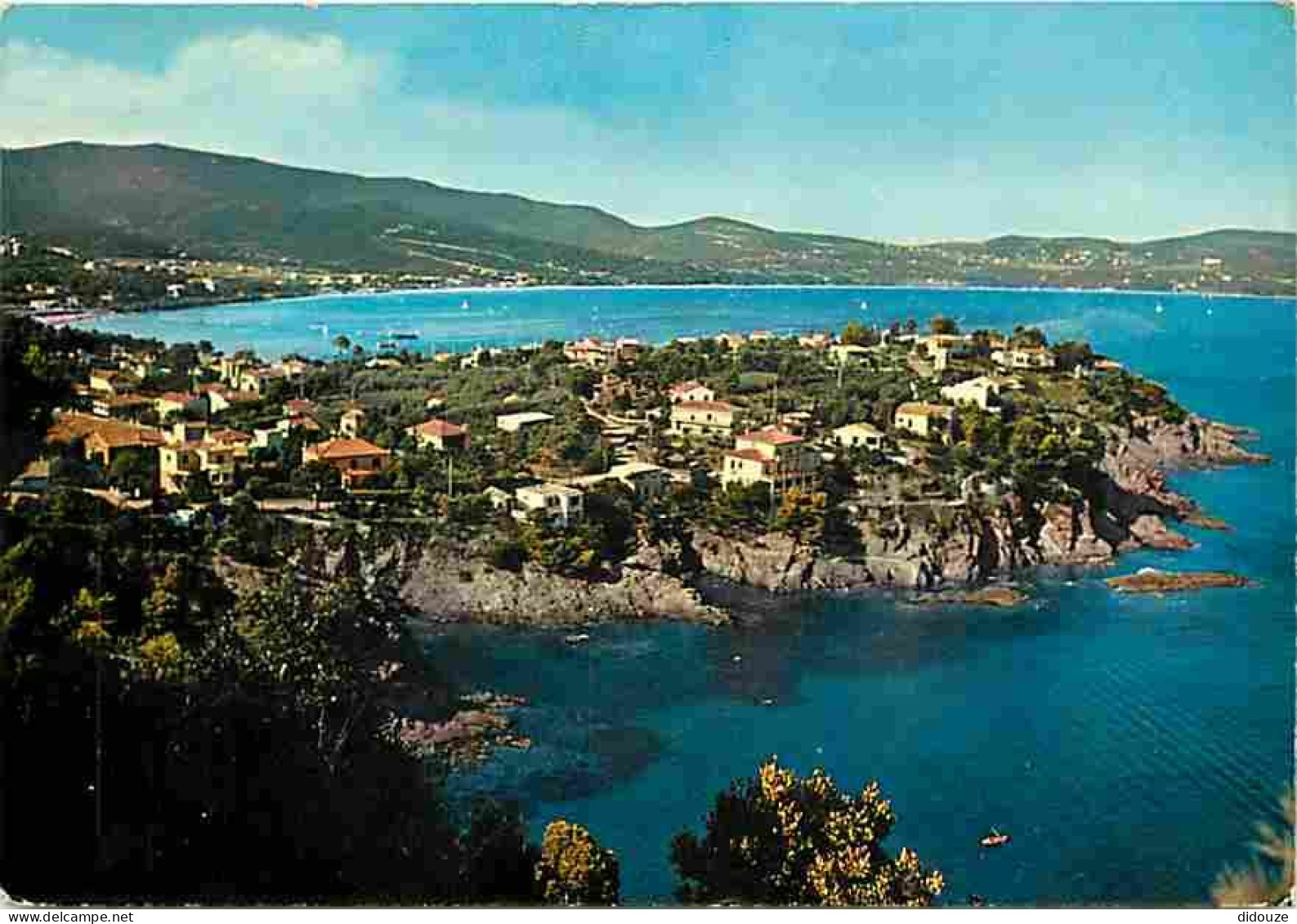 83 - Cavalaire Sur Mer - Le Cap - Au Fond Croix Valmer - CPM - Voir Scans Recto-Verso - Cavalaire-sur-Mer