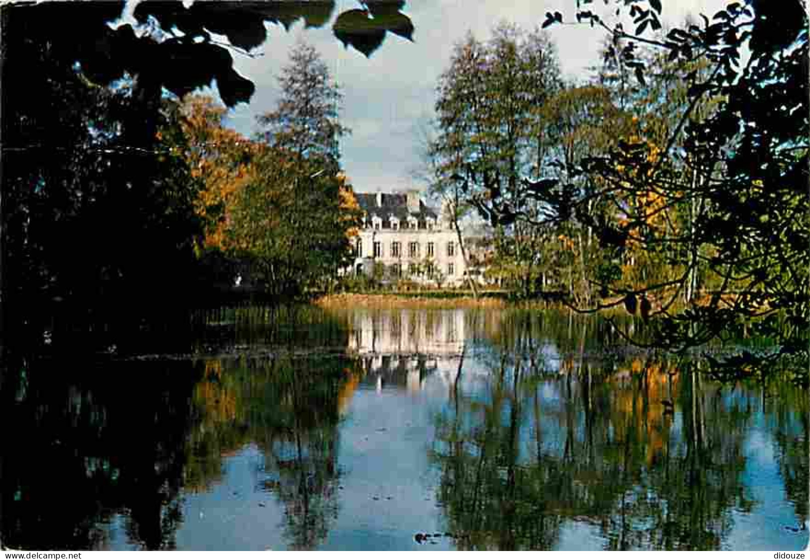 52 - Arc En Barrois - Le Château En Automne - CPM - Voir Scans Recto-Verso - Arc En Barrois