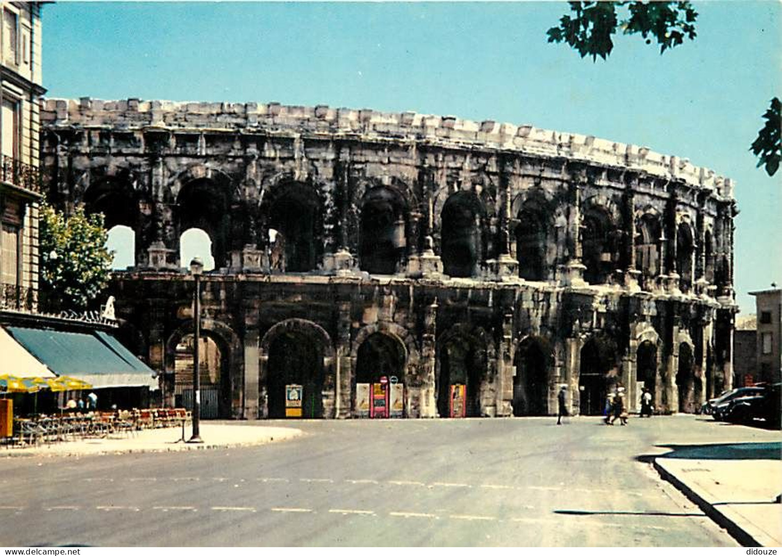 30 - Nimes - Les Arènes - Carte Neuve - CPM - Voir Scans Recto-Verso - Nîmes