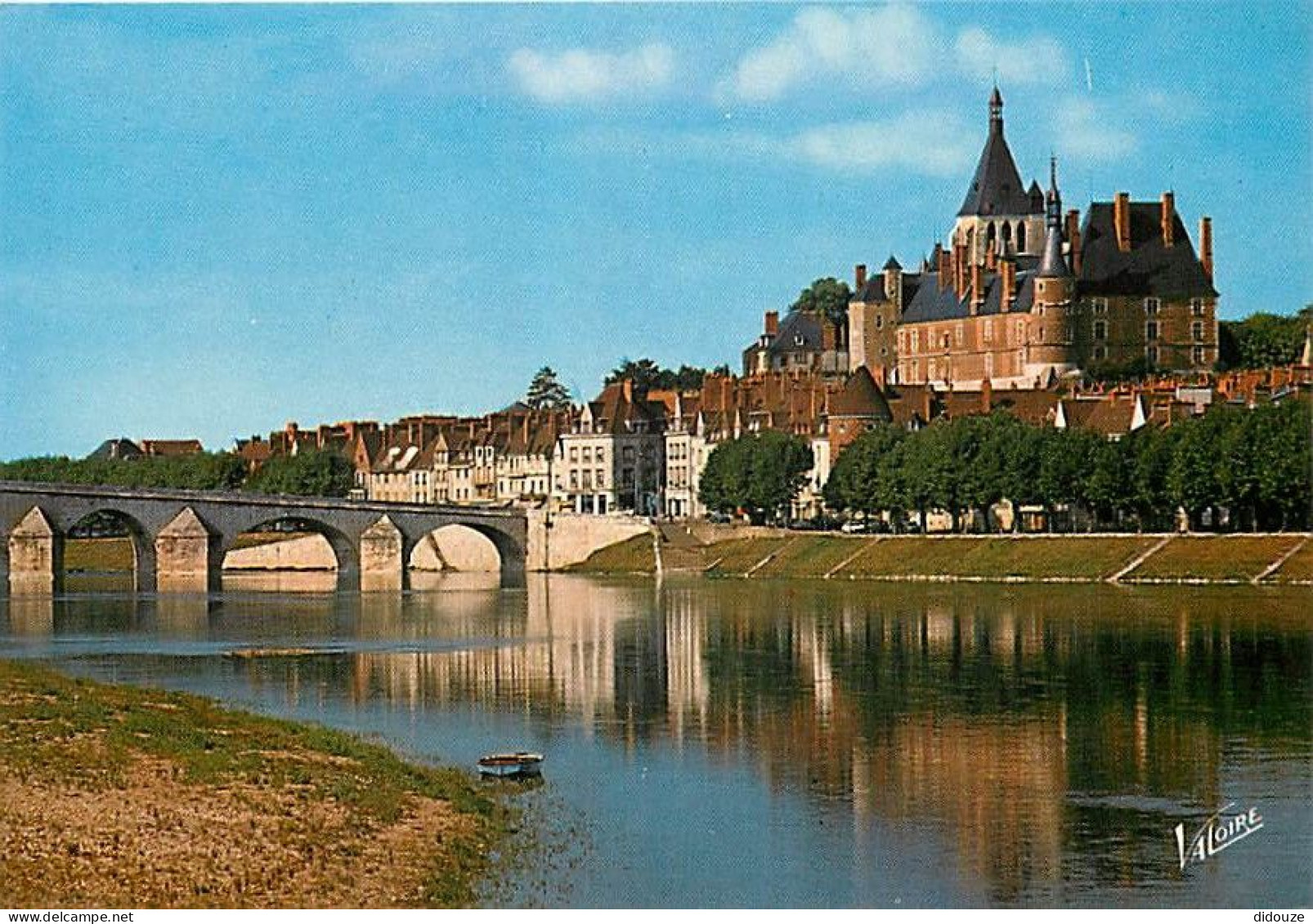 45 - Gien - Vue Générale - La Loire - CPM - Voir Scans Recto-Verso - Gien