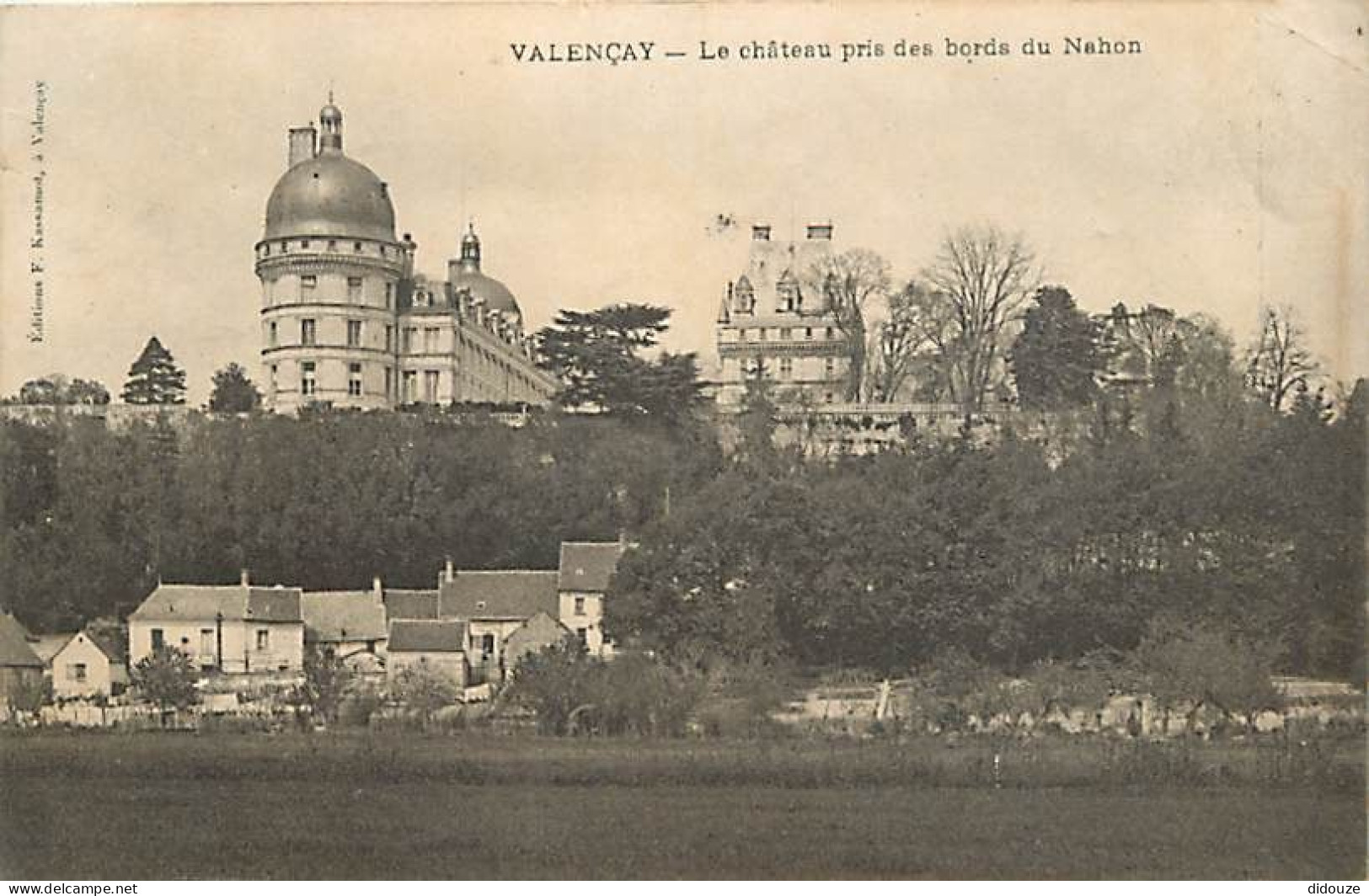 36 - Valençay - Le Château Pris Des Bords Du Nahon - CPA - Oblitération Ronde De 1905 - Etat Léger Pli Visible - Voir Sc - Autres & Non Classés