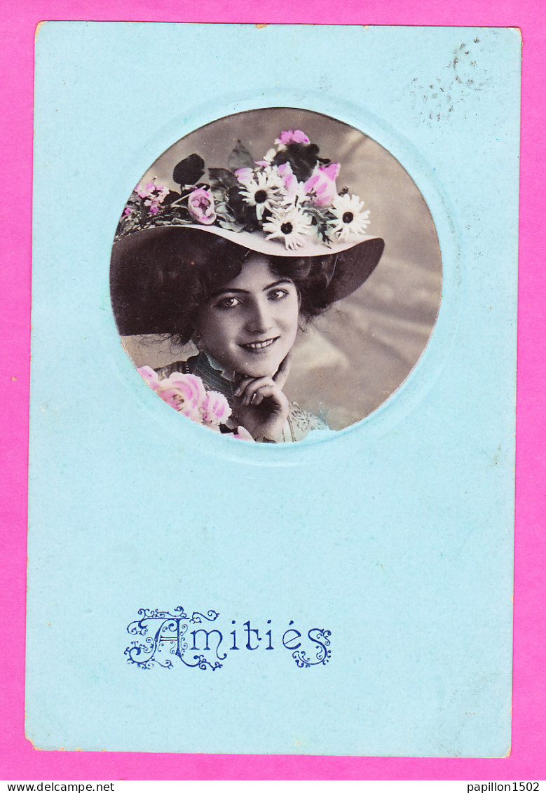 Fant-381P45 Amitiès, En Médaillon Photo D'une Jeune Femme Avec Un Chapeau Fleuri, Cpa  - Mujeres