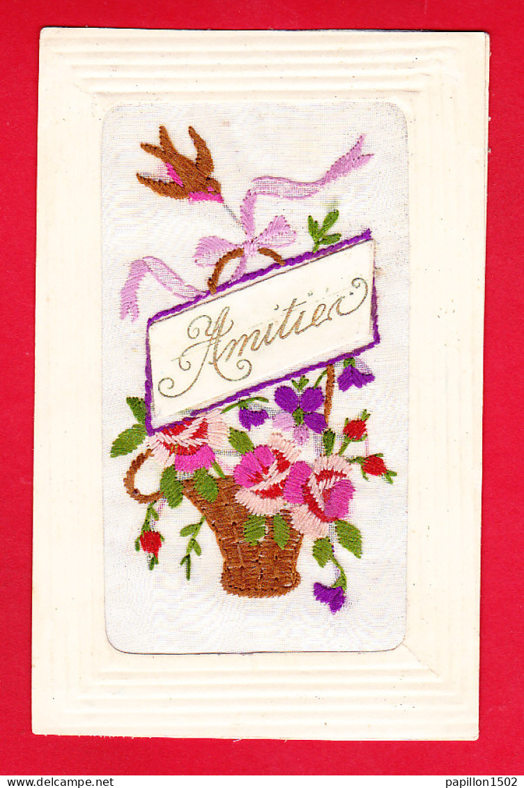 Brodee-111P210  Un Panier Rempli De Fleurs, Cpa Brodée, Amitiés, Cpa BE - Embroidered