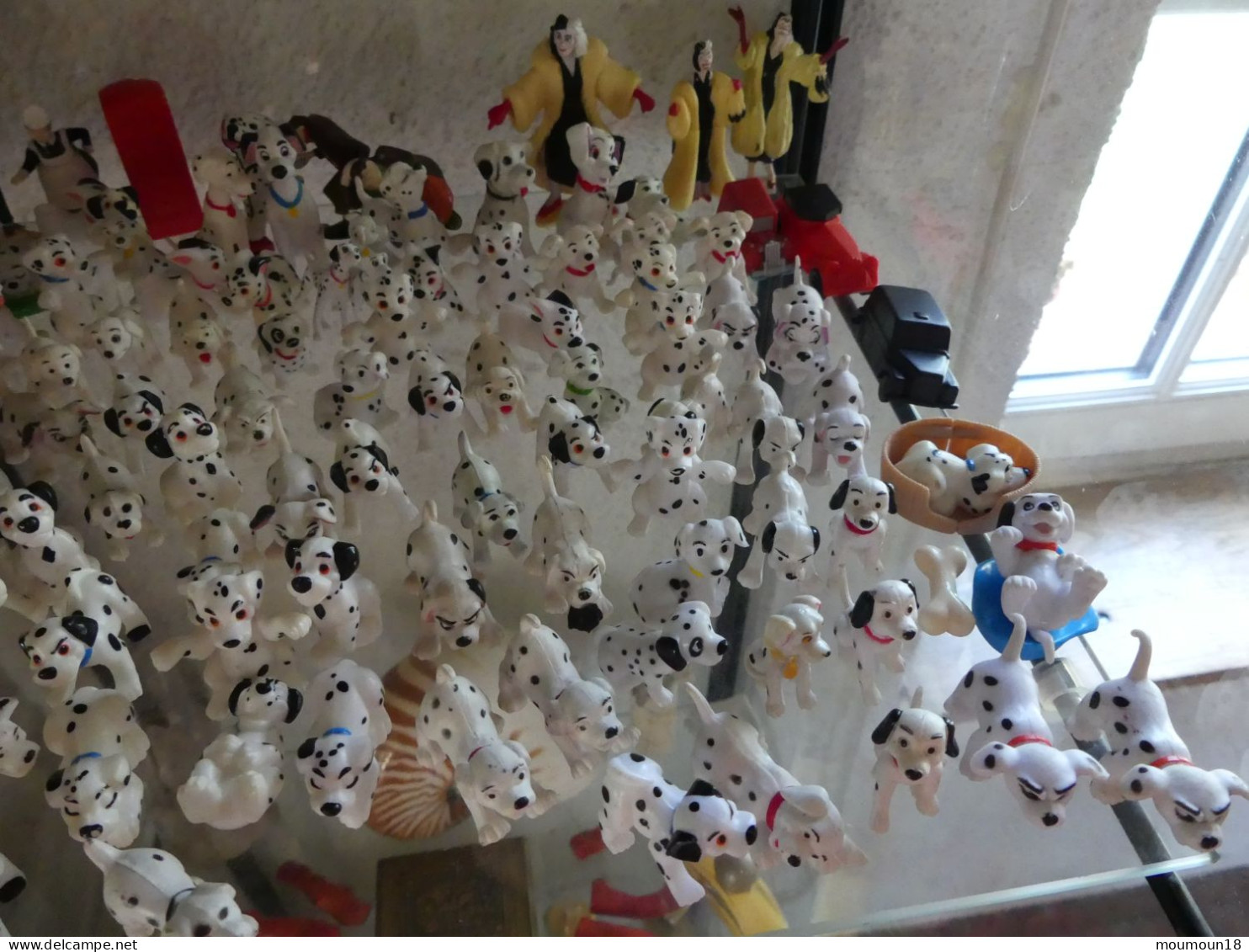 Lot Les 101 Dalmatiens Disney Toute la famille en 137 figurines Schleich  Kid'M et autres