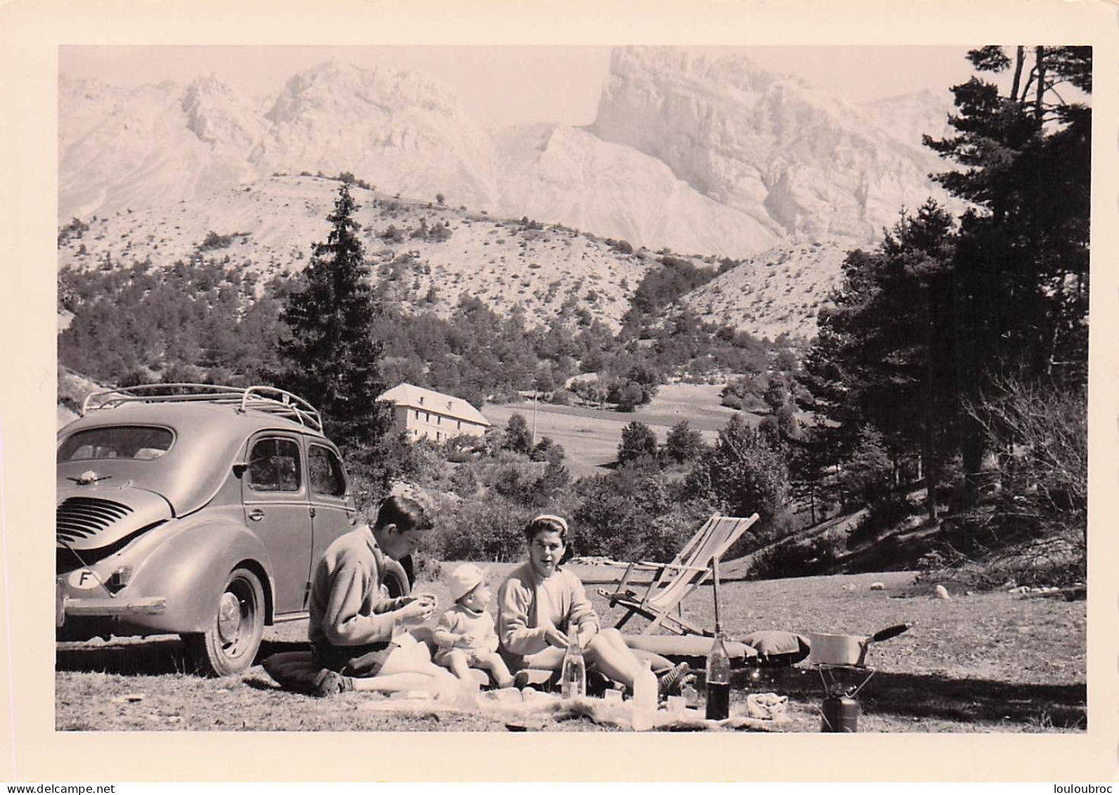 ALPES CAMPING FORET CHEMIN BONNIOT 1958 ET RENAULT 4CV  ALPINISME PHOTO ORIGINALE  12 X 9 CM - Plaatsen