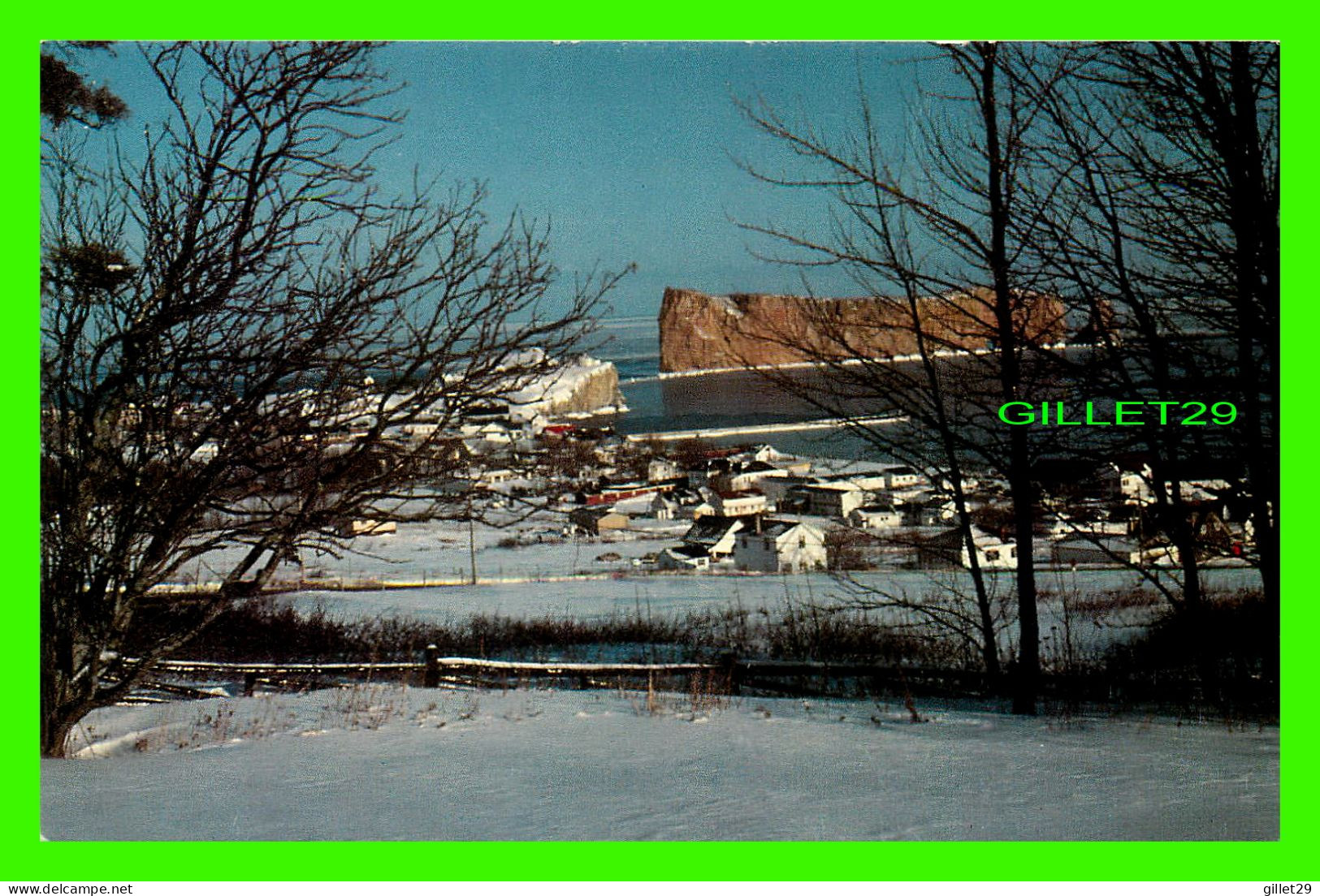 PERCÉ, QUÉBEC - VILLAGE ENDORMI SOUS UNE COUVERTURE DE NEIGE - PAUL VEILLEUX LTÉE - - Percé