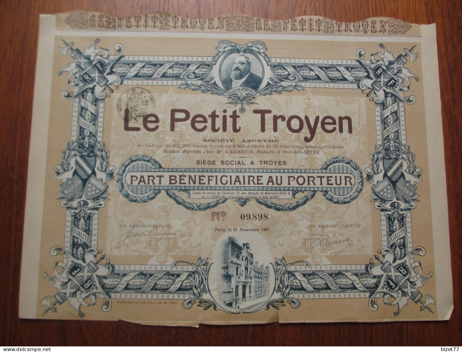 FRANCE - 11 - TROYES 1907 - 2 TITRES DIFFERENTS - JOURNAL LE PETIT TROYEN - PART BENEFICIAIRE & ACTION DE 25 FRS - DECO - Otros & Sin Clasificación