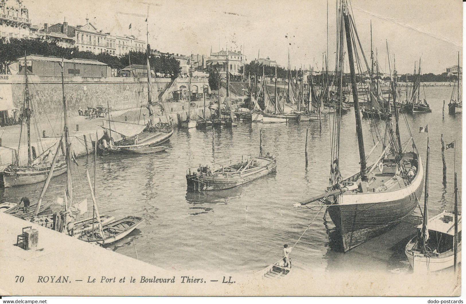 PC39834 Royan. Le Port Et Le Boulevard Thiers. LL. No 70. B. Hopkins - Monde