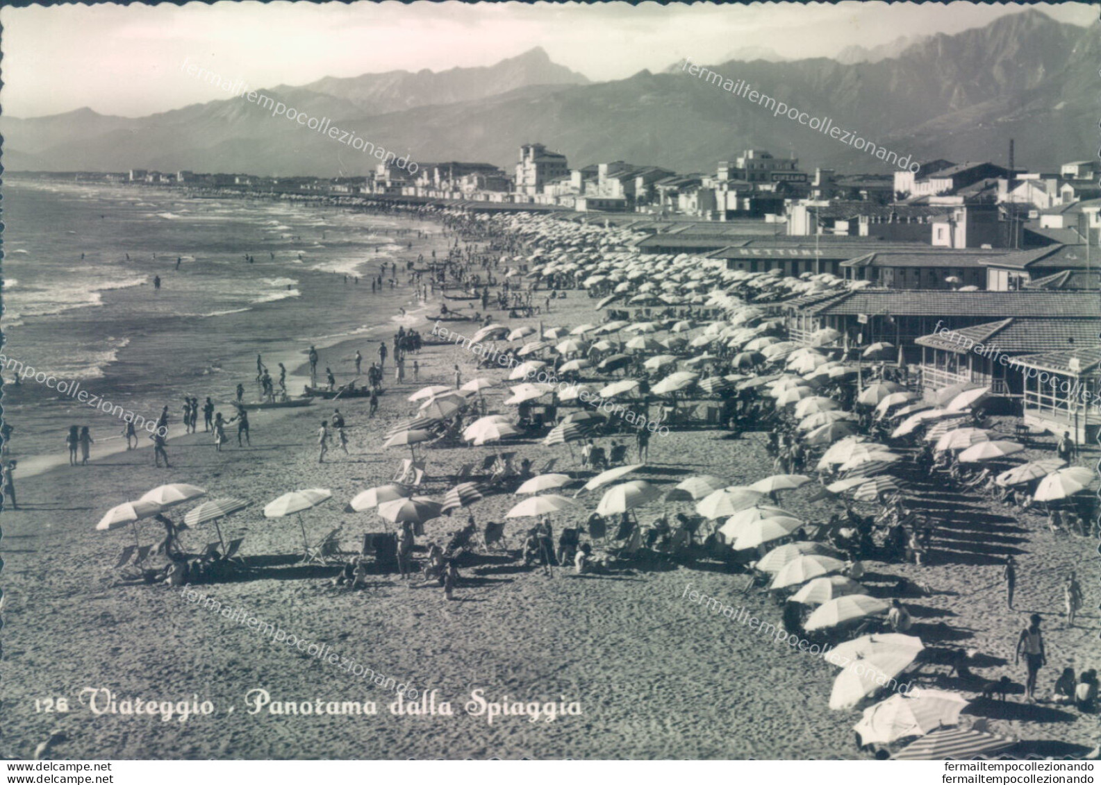 Ab157  Cartolina Viareggio Panorama Della Spiaggia Provincia Di Lucca - Lucca