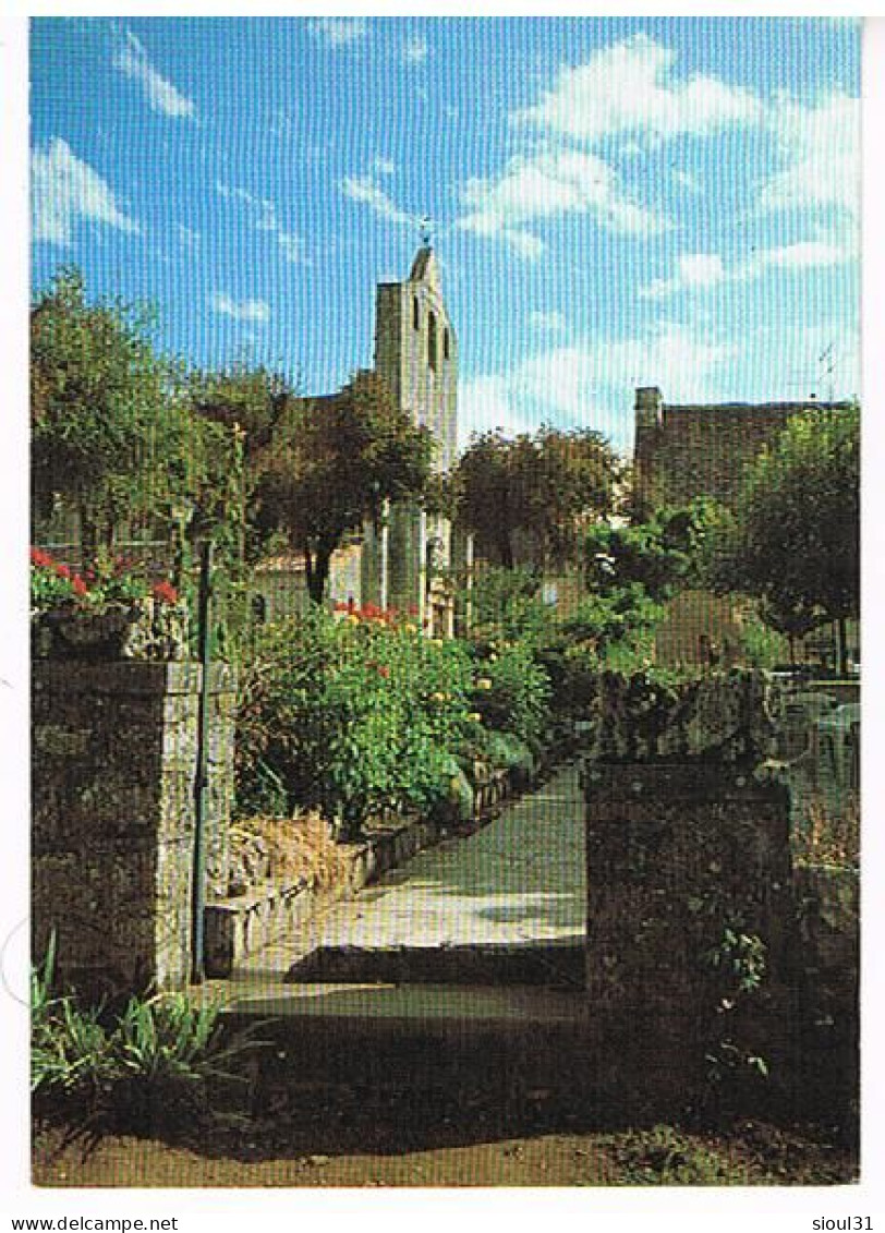 24  DOMME RUELLE FLEIRIE ET CLOCHER EGLISE  1998 - Domme