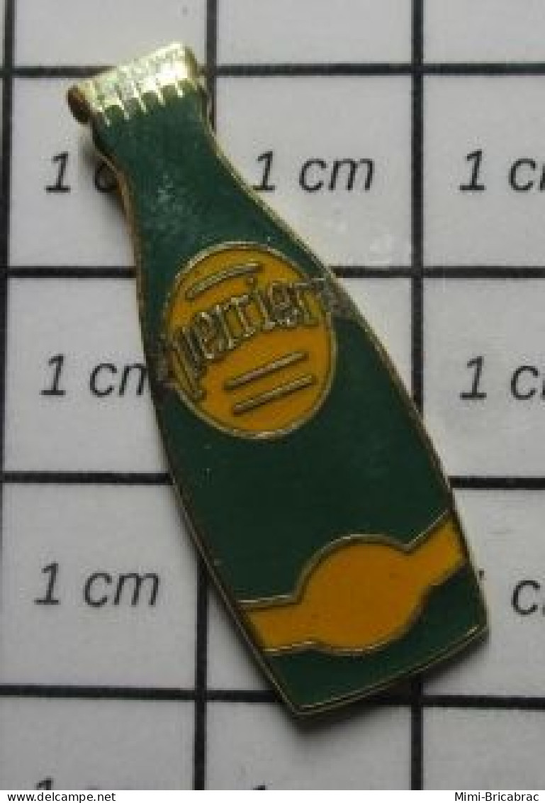 718A  Pin's Pins / Beau Et Rare / BOISSONS / BOUTEILLE DE PERRIER ETIQUETTE ORANGE - Dranken