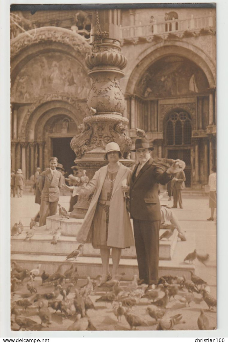 CARTE PHOTO - ECRITE DE VENISE ( VENEZIA ) EN 1929 - PLACE SAINT MARC - VOYAGE DE NOCES - AMOUREUX -z 2 SCANS Z- - Venezia (Venedig)