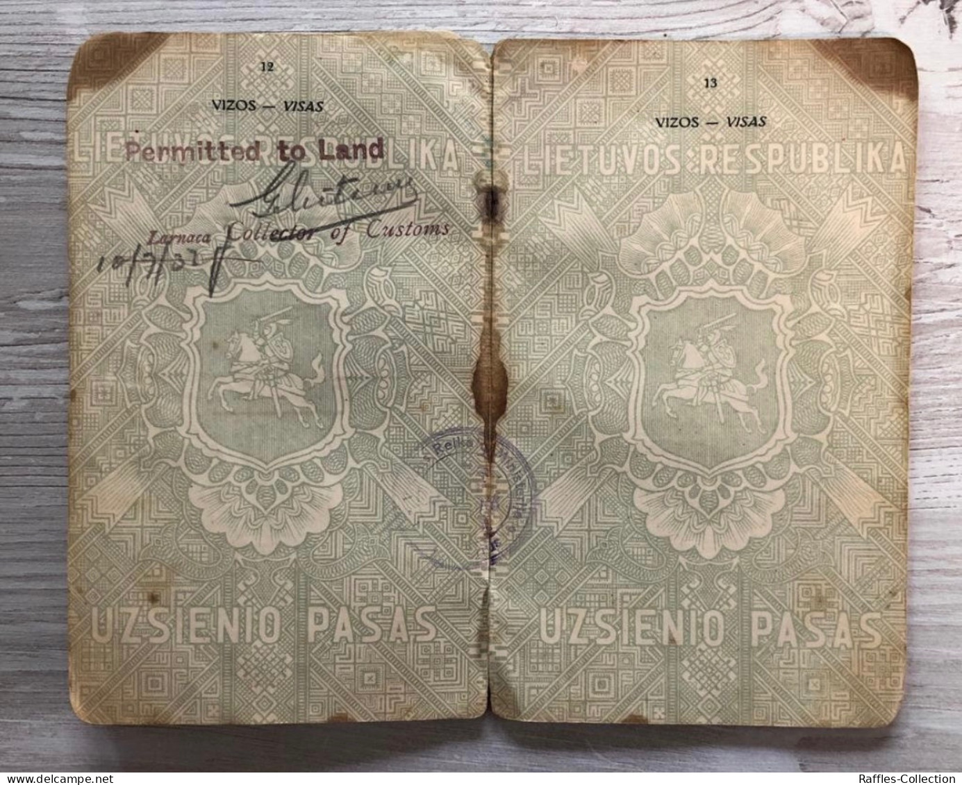 Lithuania 1931 passport for a Jewish lady issued in Kovno - Palestine visa passeport reisepass pasaporte passaporto