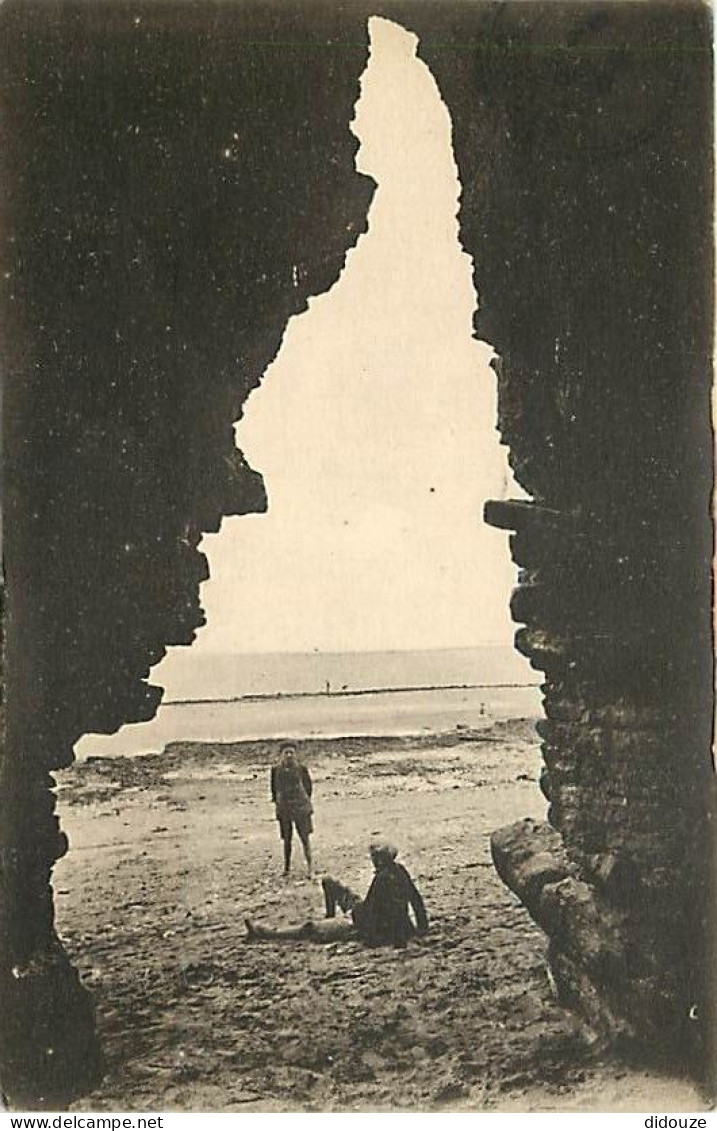 14 - Luc Sur Mer - Grotte Dans Les Falaises - Correspondance - CPA - Oblitération Ronde De 1928 - Voir Scans Recto-Verso - Luc Sur Mer