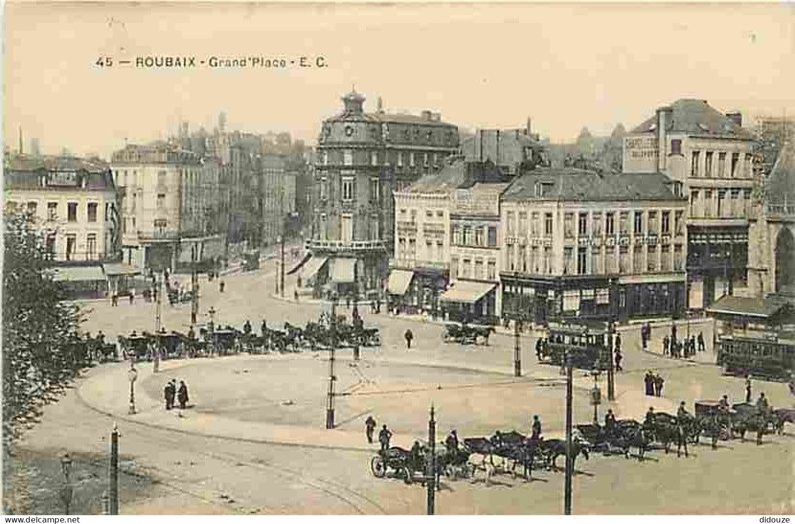 59 - Roubaix - Grand Place - Animé - CPA - Voir Scans Recto-Verso - Roubaix