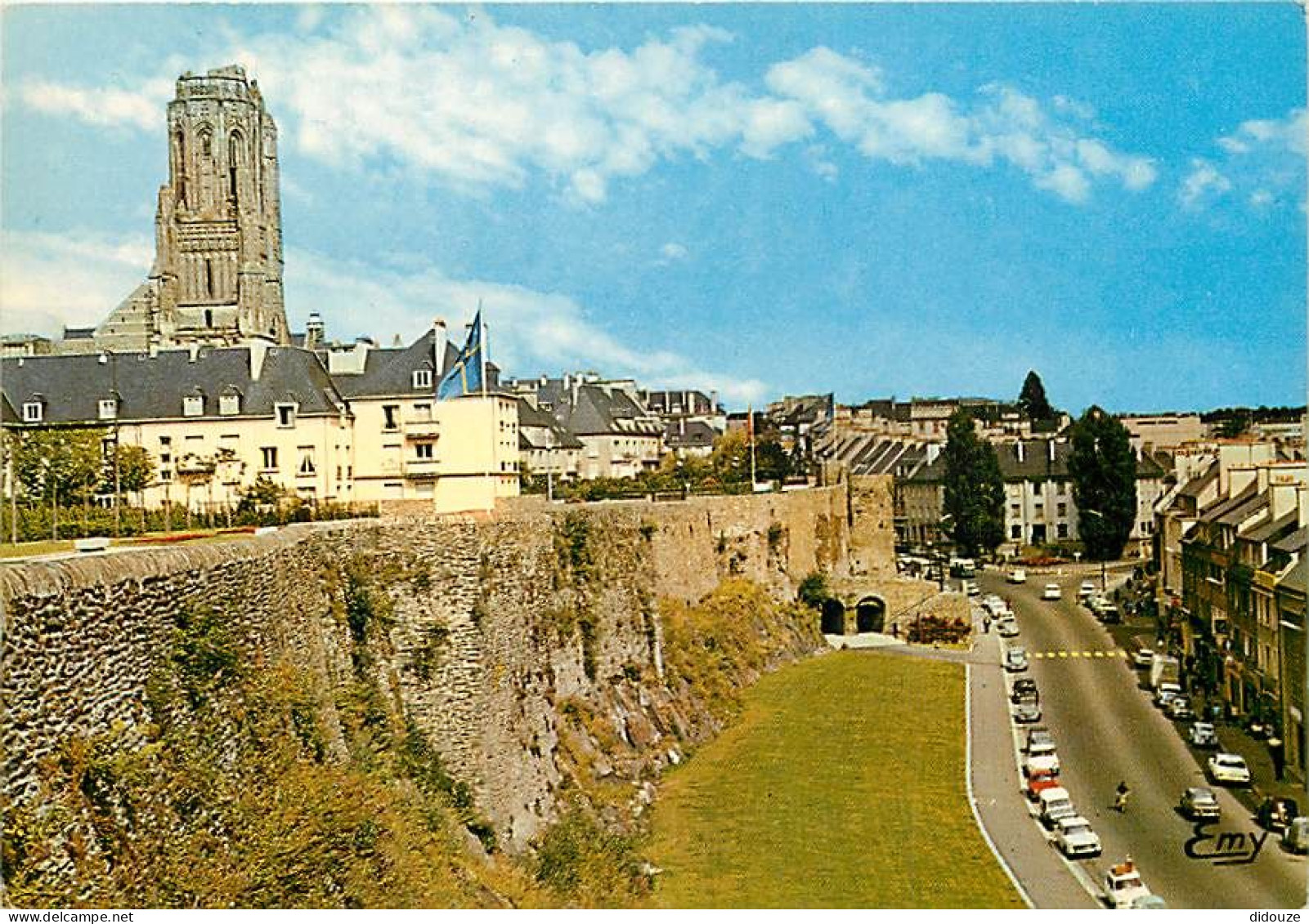 50 - Saint-Lo - L'Eglise Notre Dame - Les Remparts Et La Rue Torteron - Automobiles - CPM - Voir Scans Recto-Verso - Saint Lo
