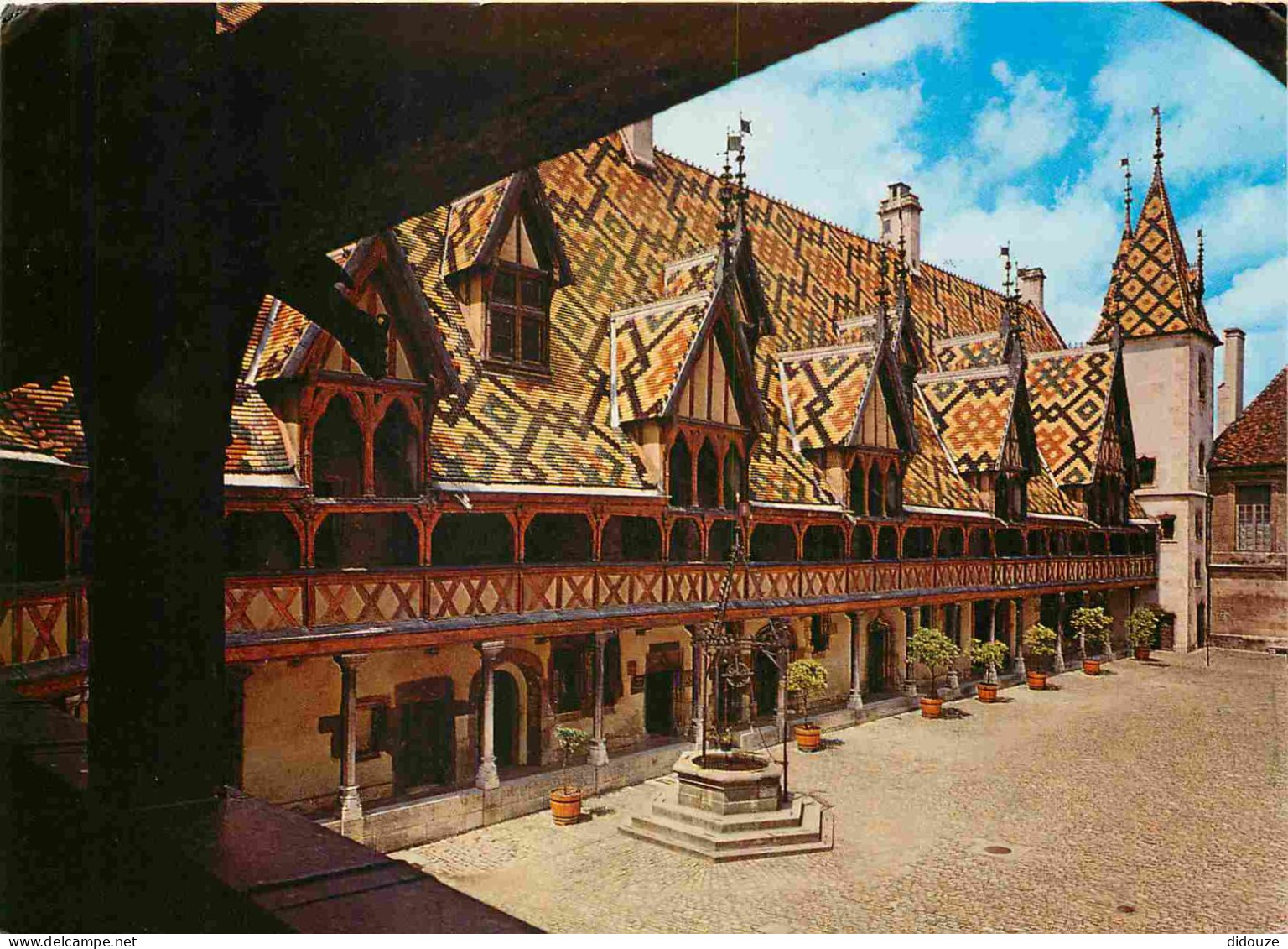 21 - Beaune - Hotel Dieu - La Cour D'honneur - CPM - Voir Scans Recto-Verso - Beaune