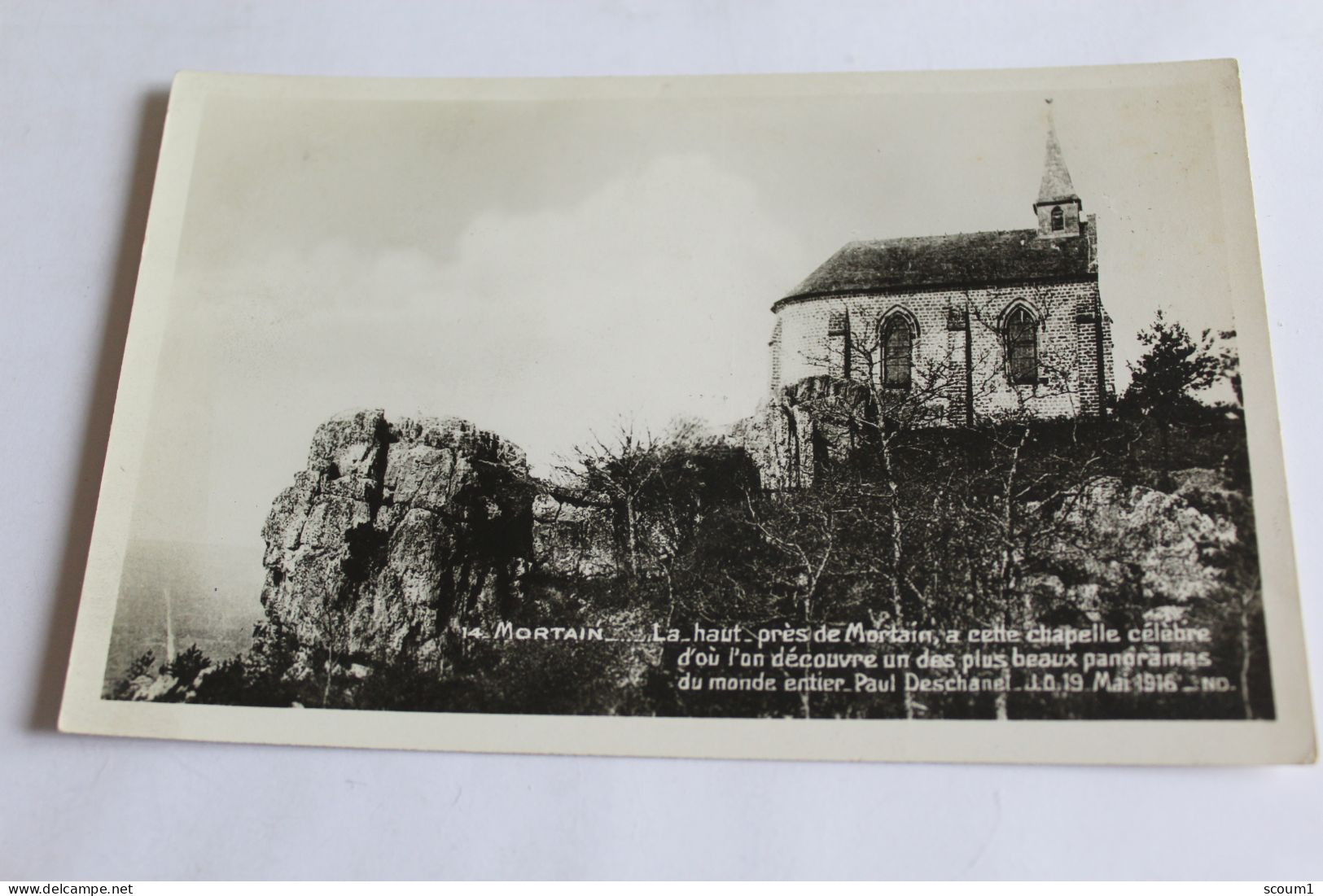 Montrain - La Haut, Près De Montrain, Cette Chapelle Célèbre D'ou L'on Découvre Un Des Plus Beaux Panoramas Du Monde - Montmartin Sur Mer