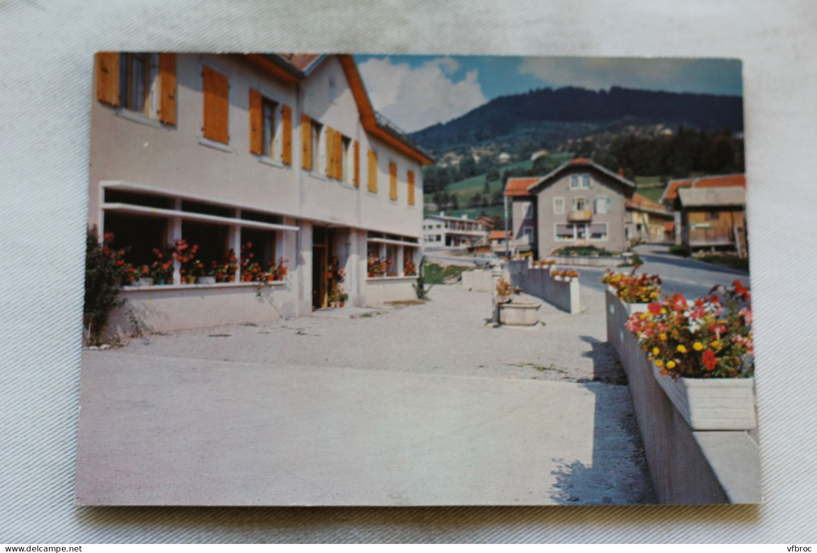 Cpm, Saint Jean De Sixt, L'école, Au Fond Le Danay, Haute Savoie 74 - Saint-Jean-de-Sixt