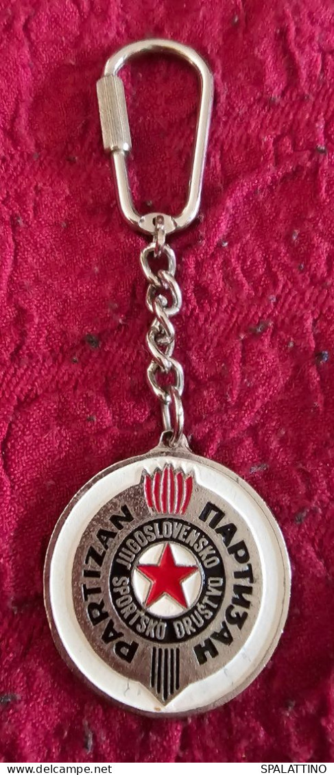 FK PARTIZAN KEYCHAIN, KEY- RING - Bekleidung, Souvenirs Und Sonstige