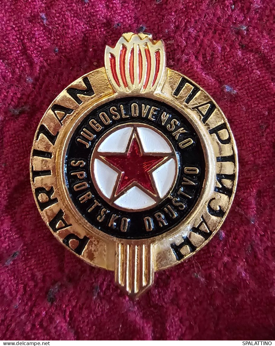 FK PARTIZAN MEDAL - Abbigliamento, Souvenirs & Varie