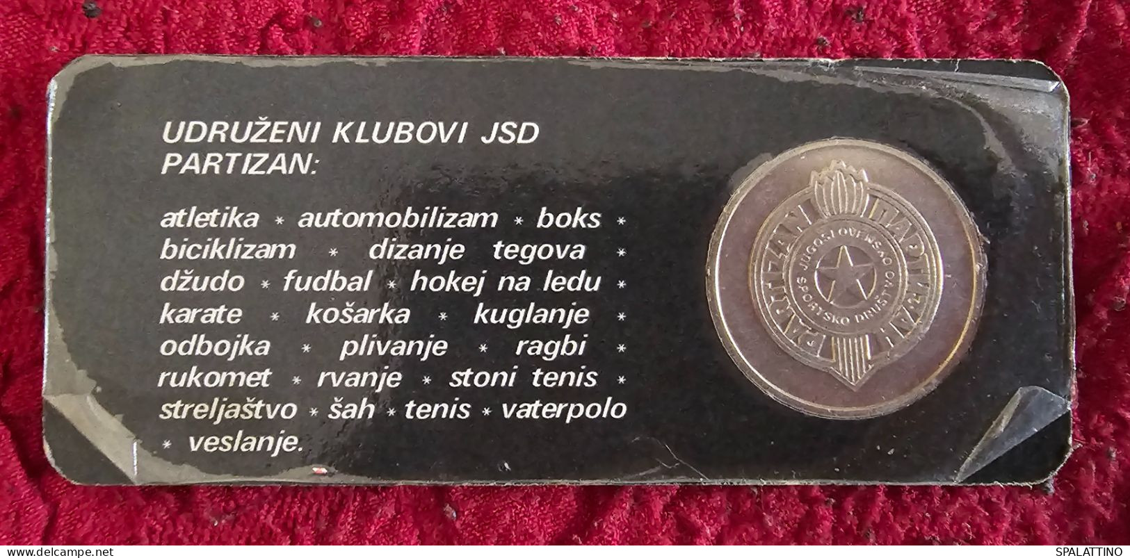 FK PARTIZAN MEDAL IN BLISTER - Bekleidung, Souvenirs Und Sonstige