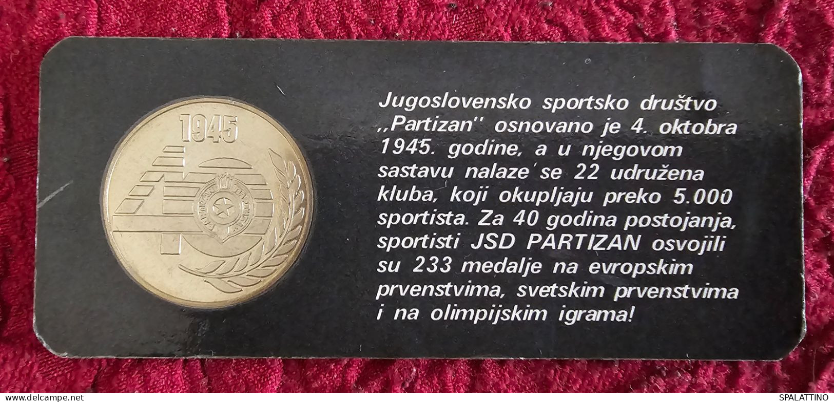 FK PARTIZAN MEDAL IN BLISTER - Kleding, Souvenirs & Andere